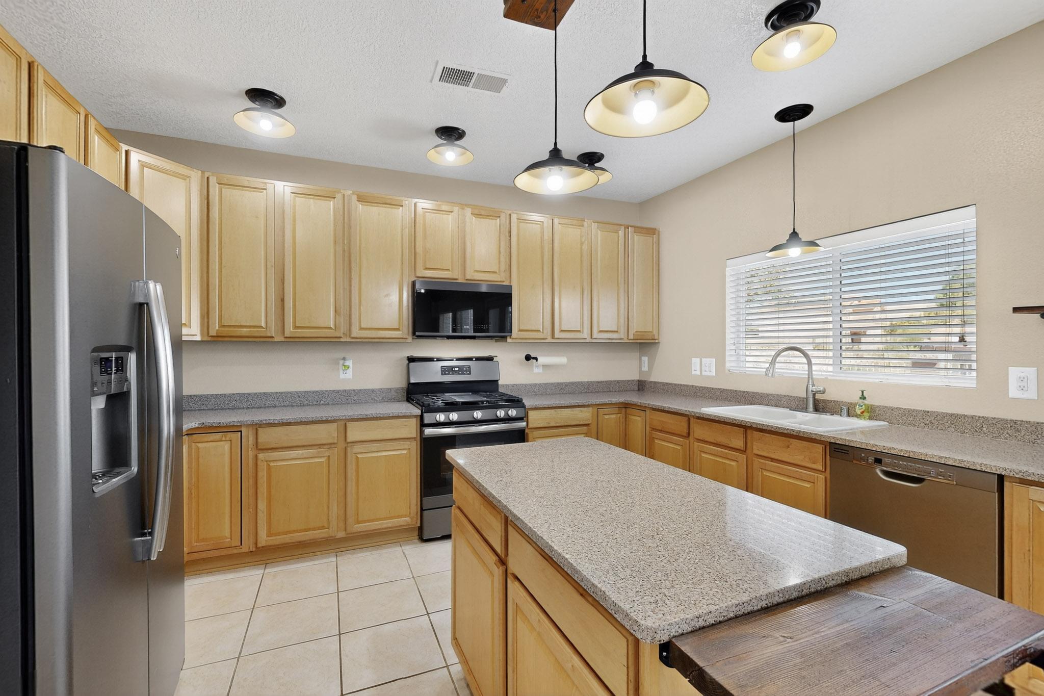 7119 ALAMILLO Road NW