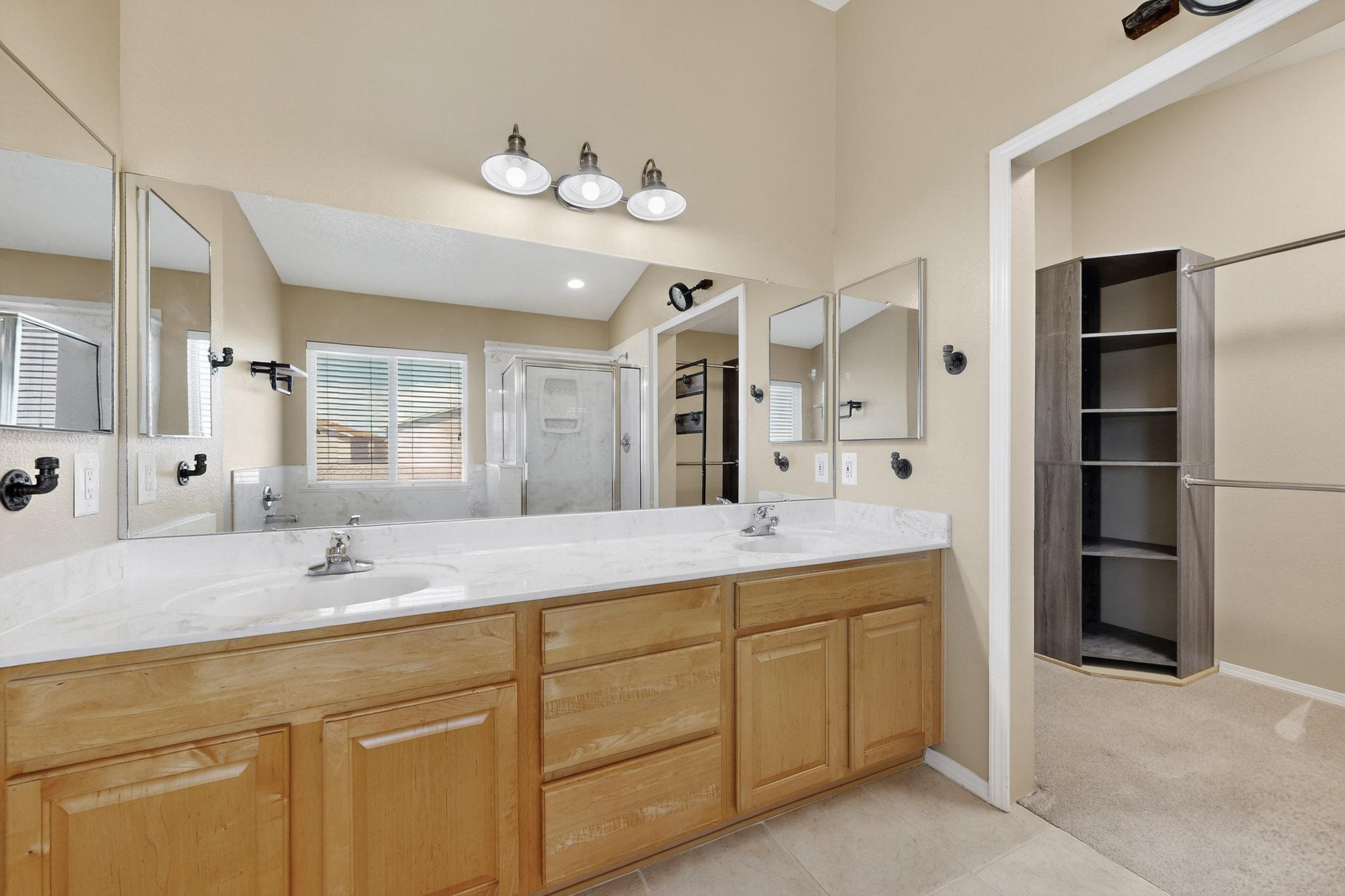 7119 ALAMILLO Road NW