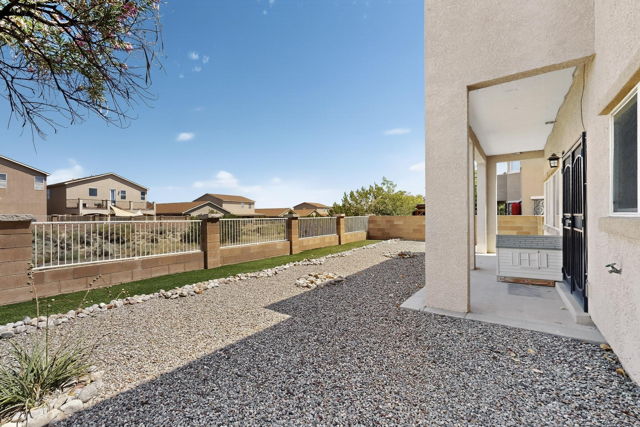 7119 ALAMILLO Road NW