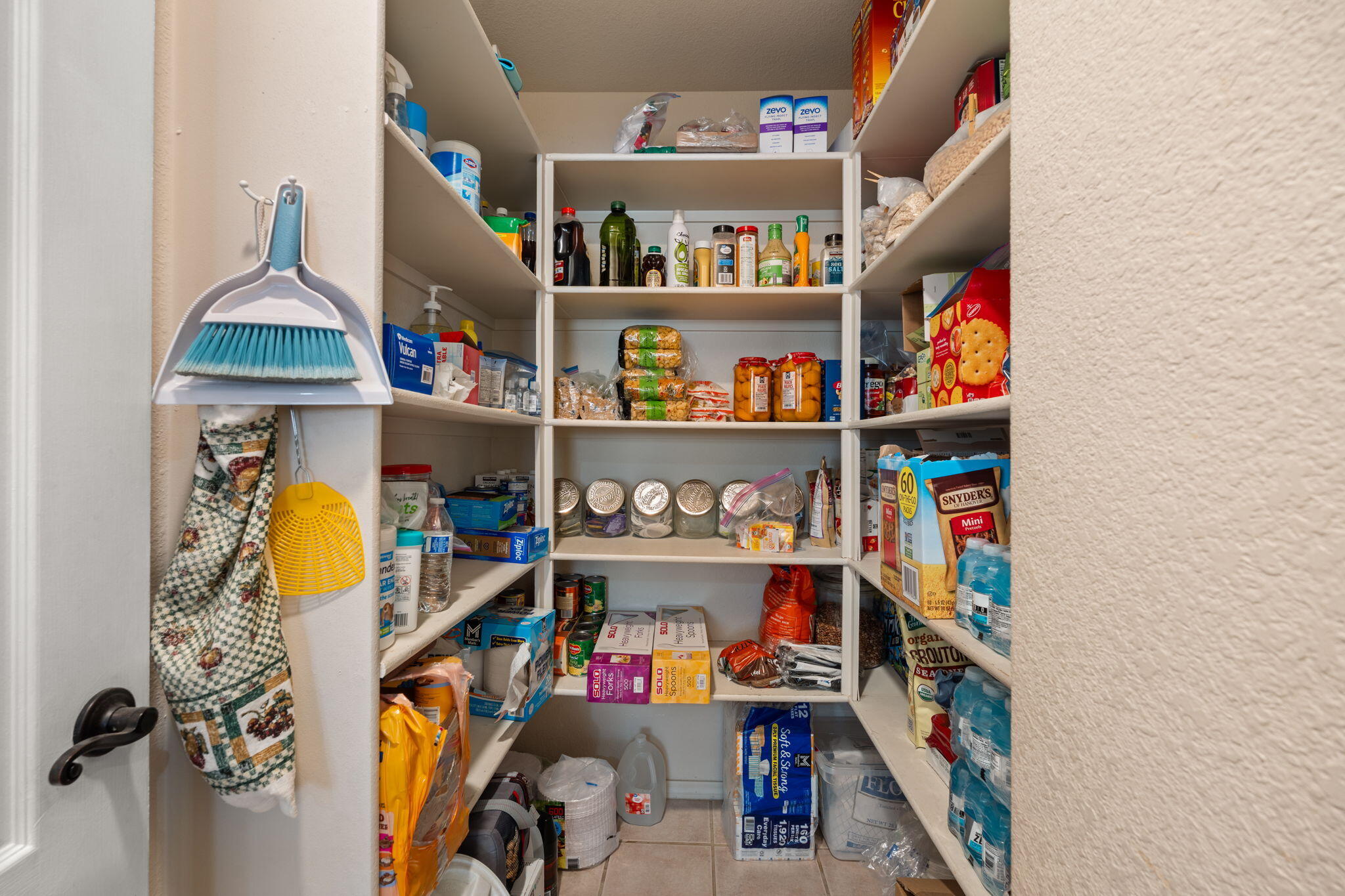 6020 LEGENDS Avenue NW