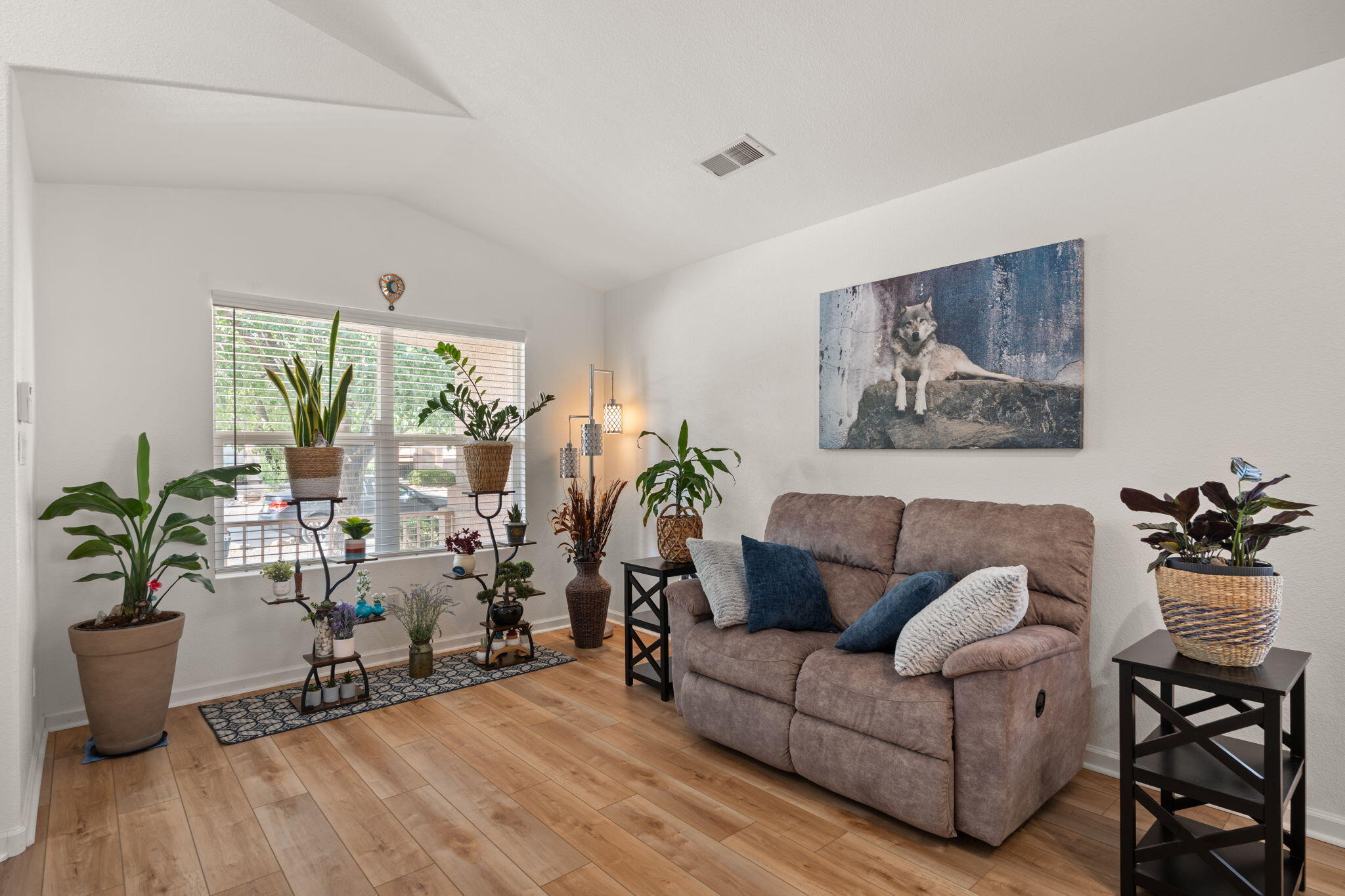 6020 LEGENDS Avenue NW