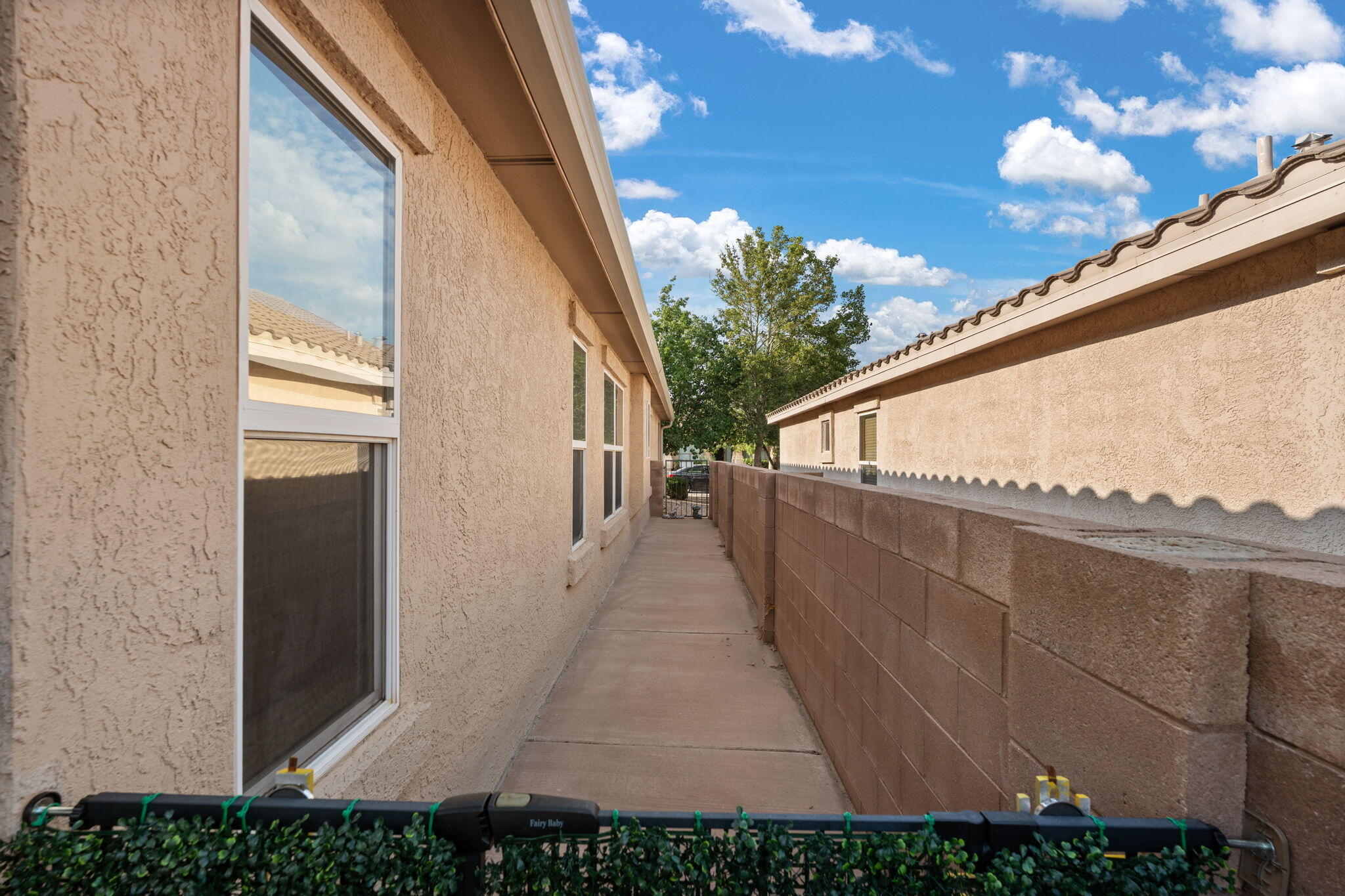 6020 LEGENDS Avenue NW