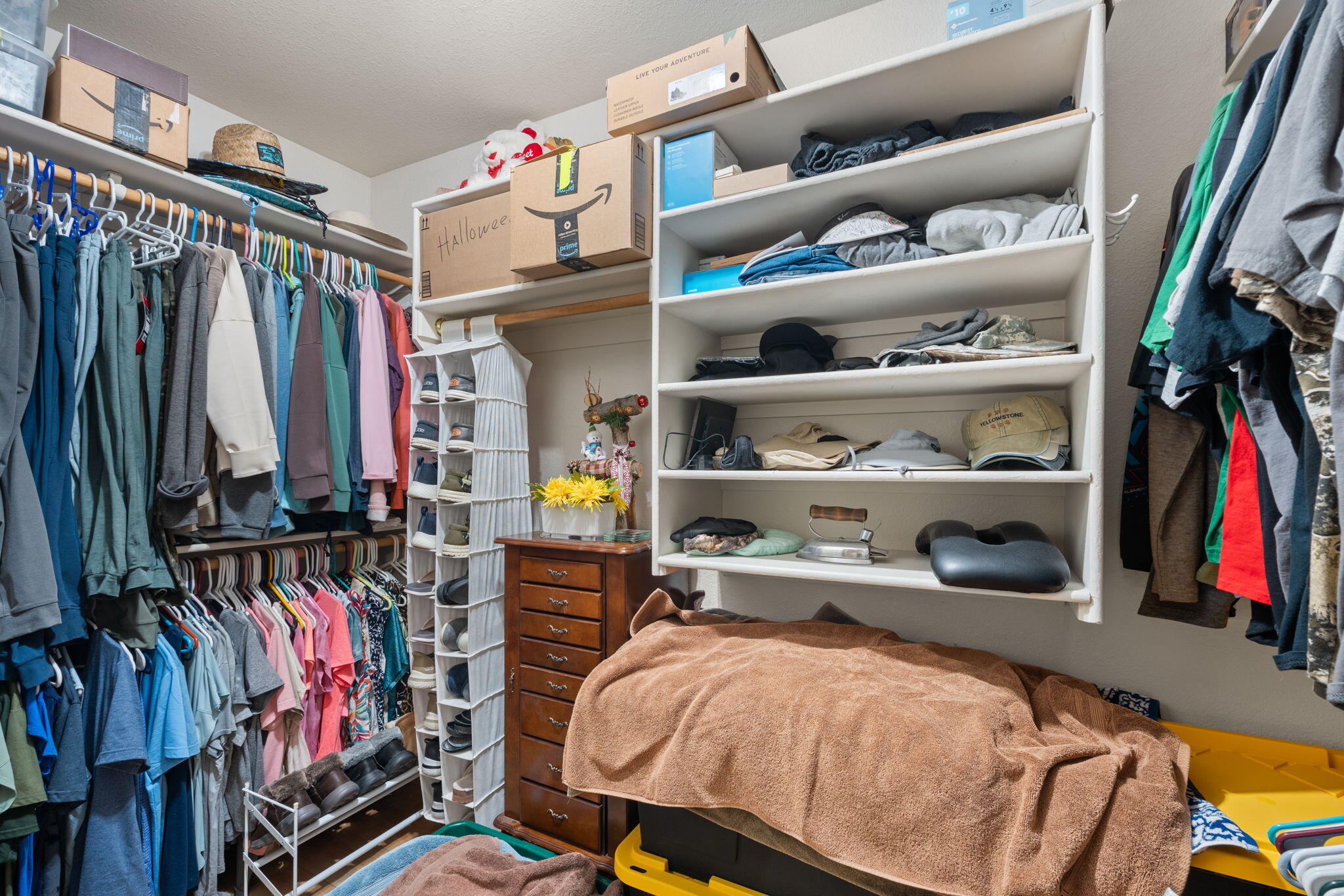 6020 LEGENDS Avenue NW