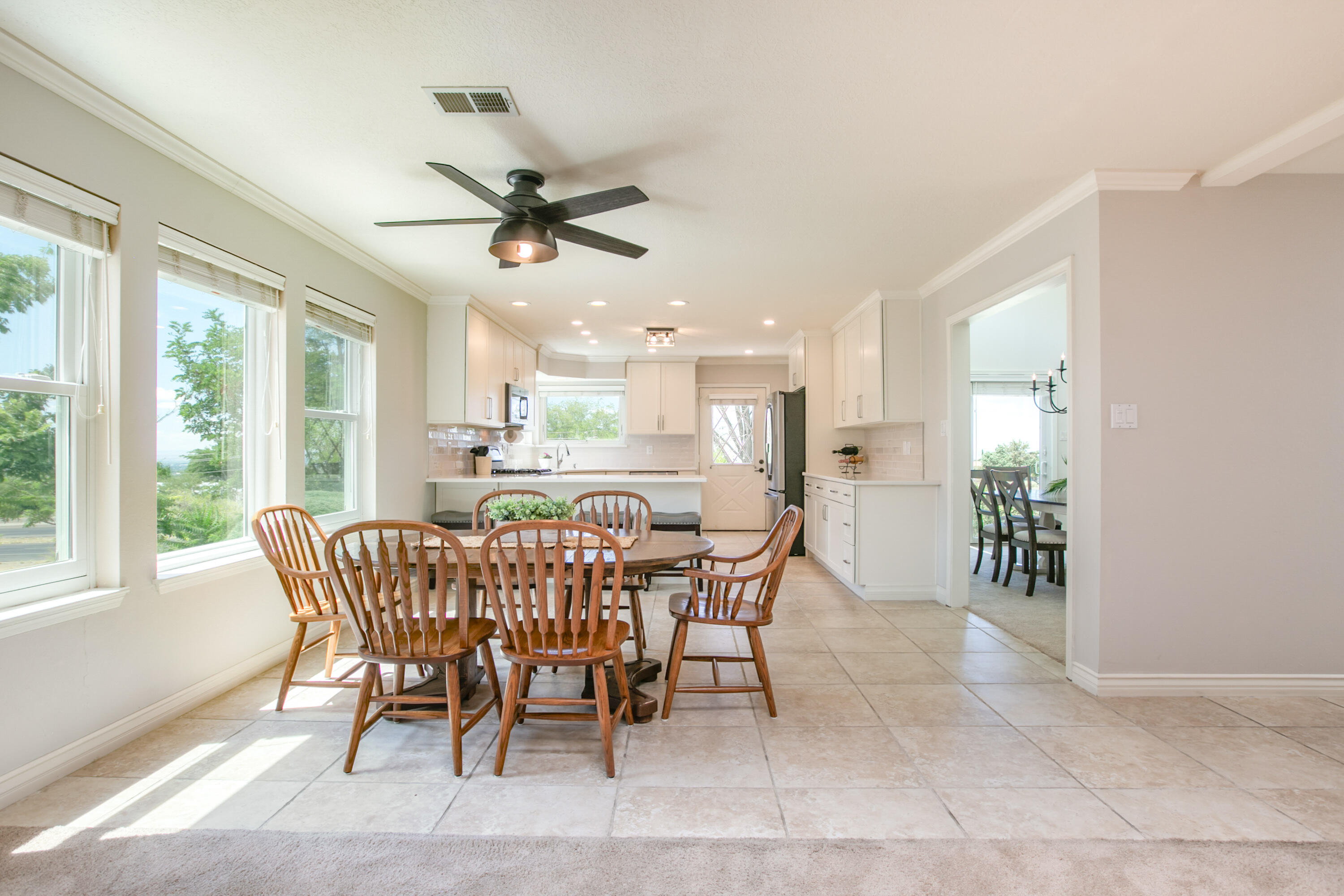 4015 CALLE PINO NE