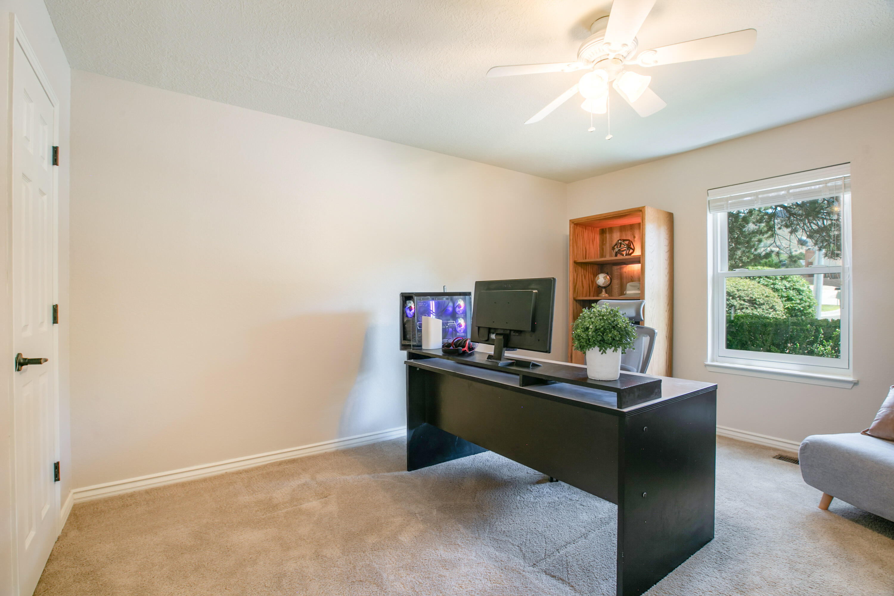 4015 CALLE PINO NE