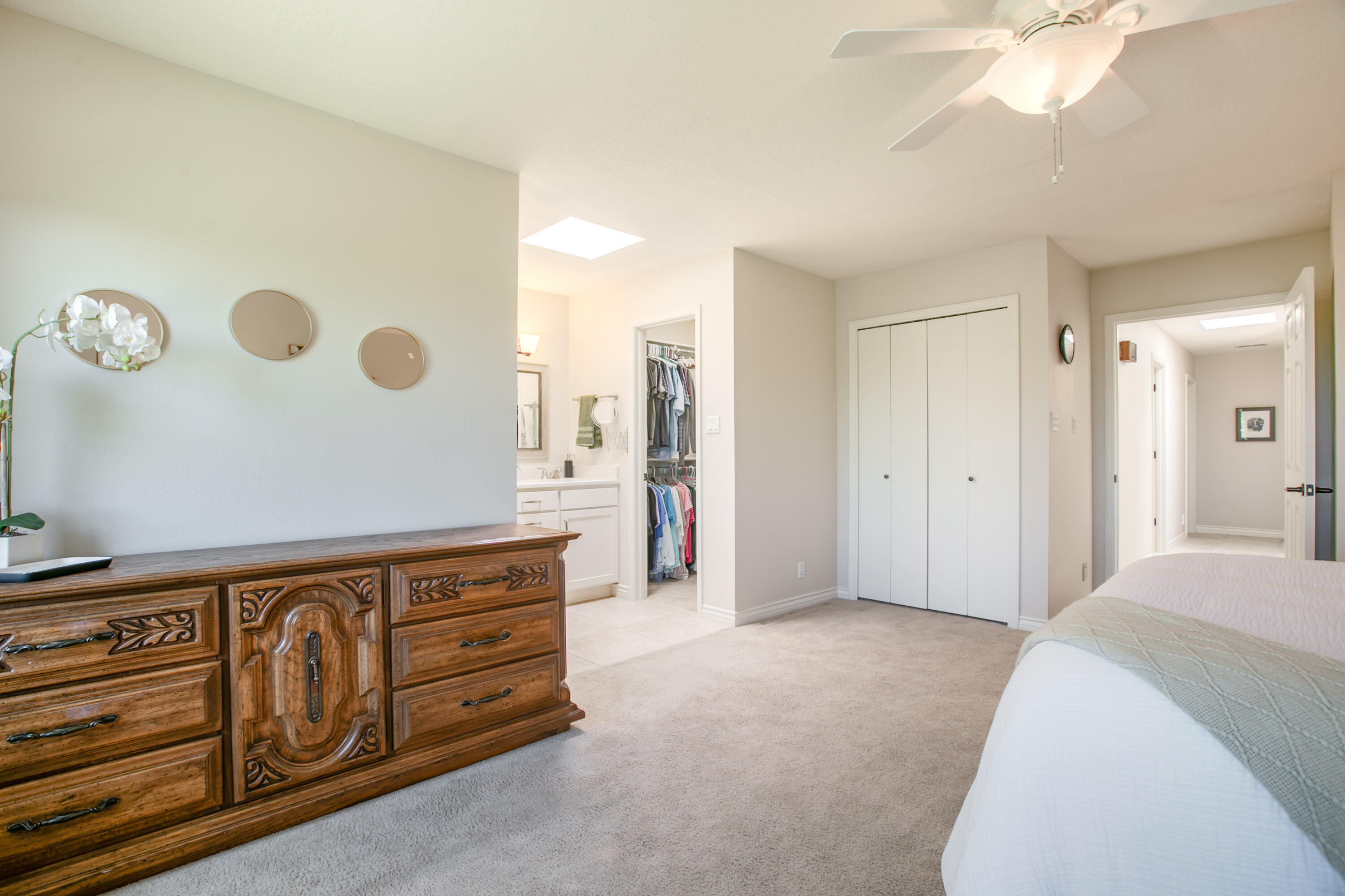 4015 CALLE PINO NE