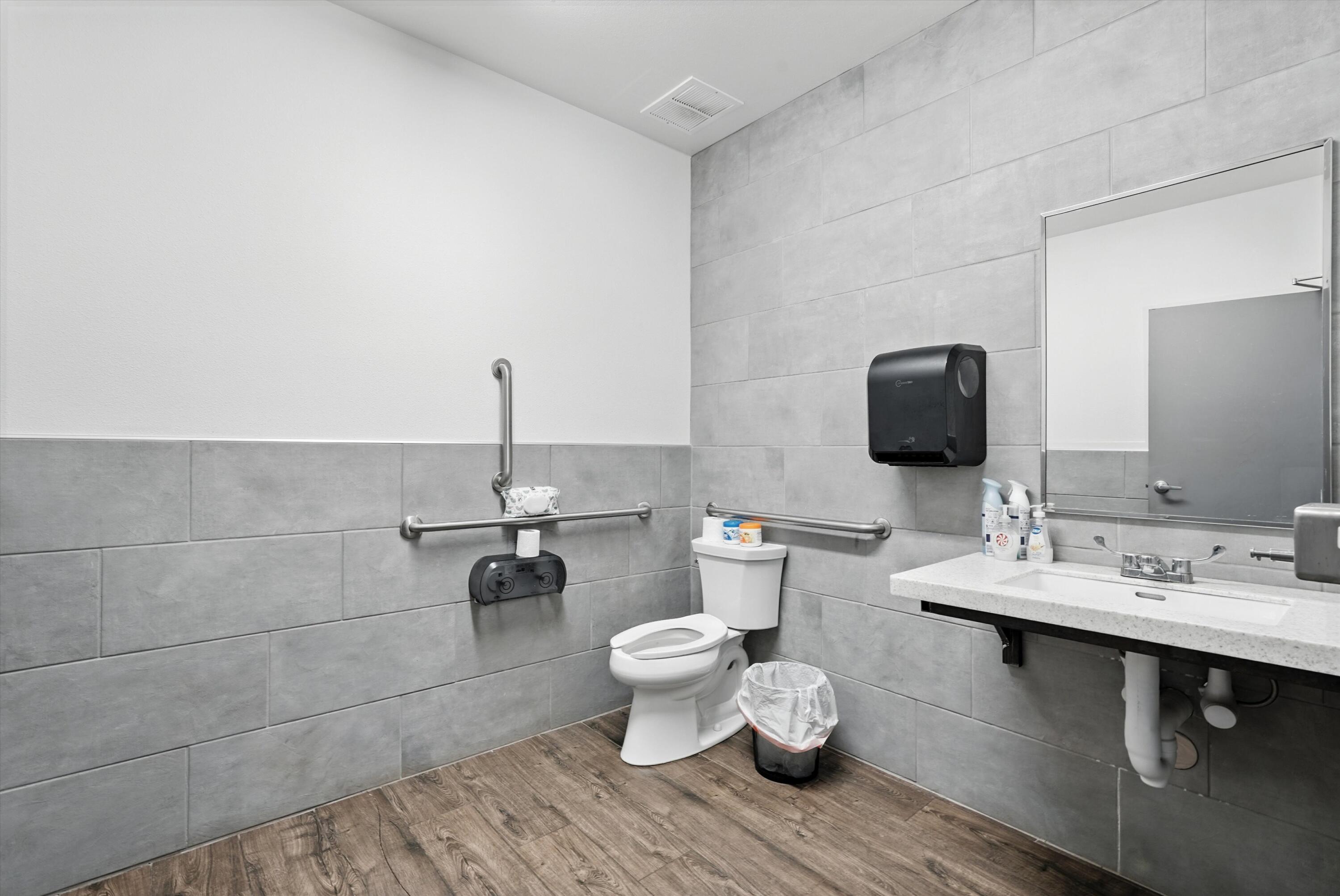 2015 U.S. Rt. 66 Suite 1