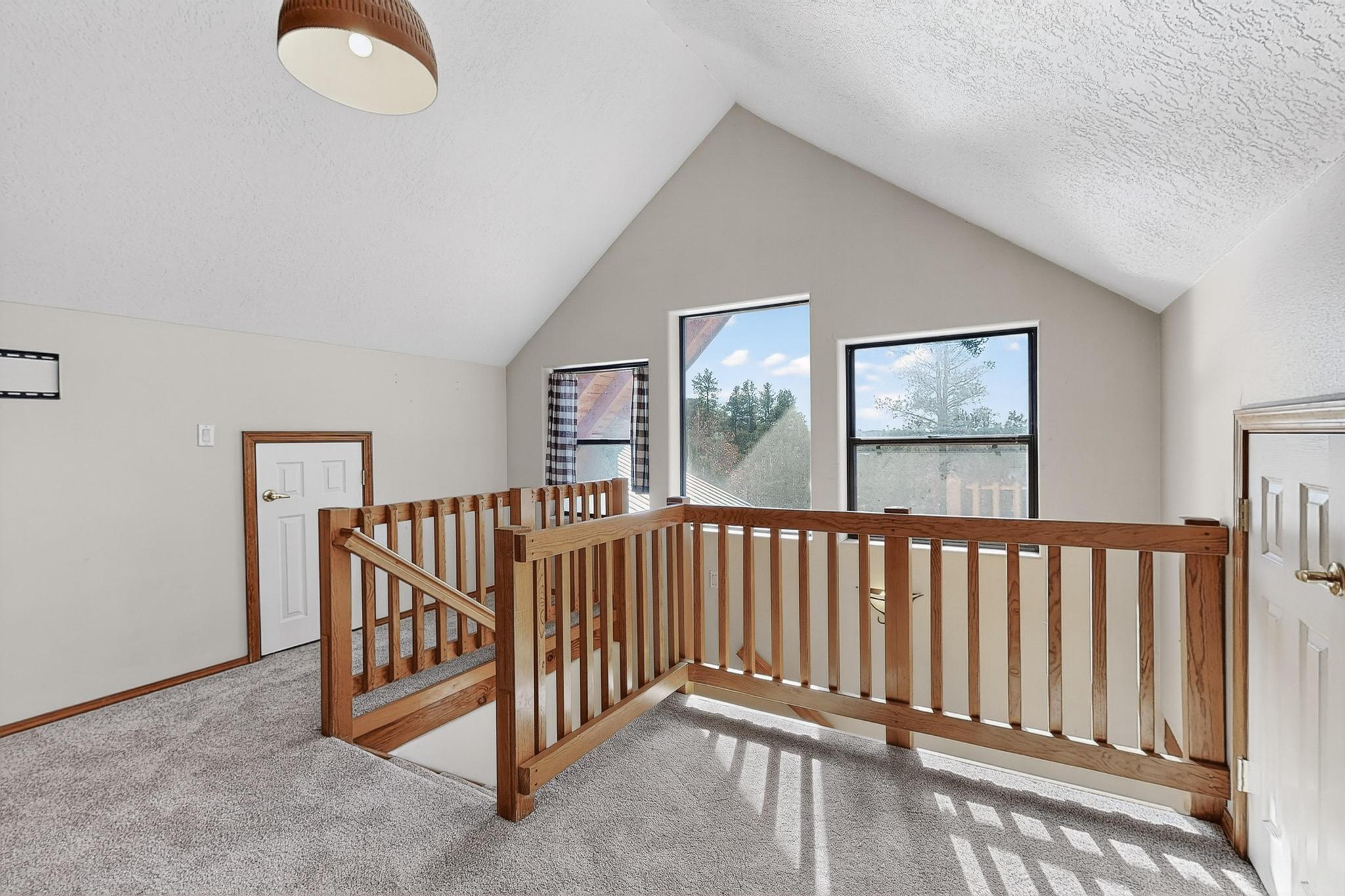 116 SANDIA CREST Road