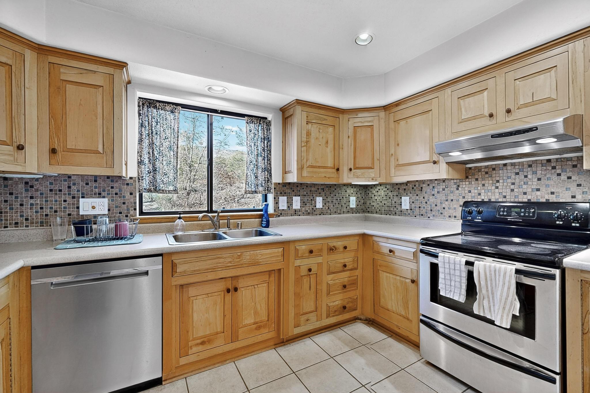 116 SANDIA CREST Road