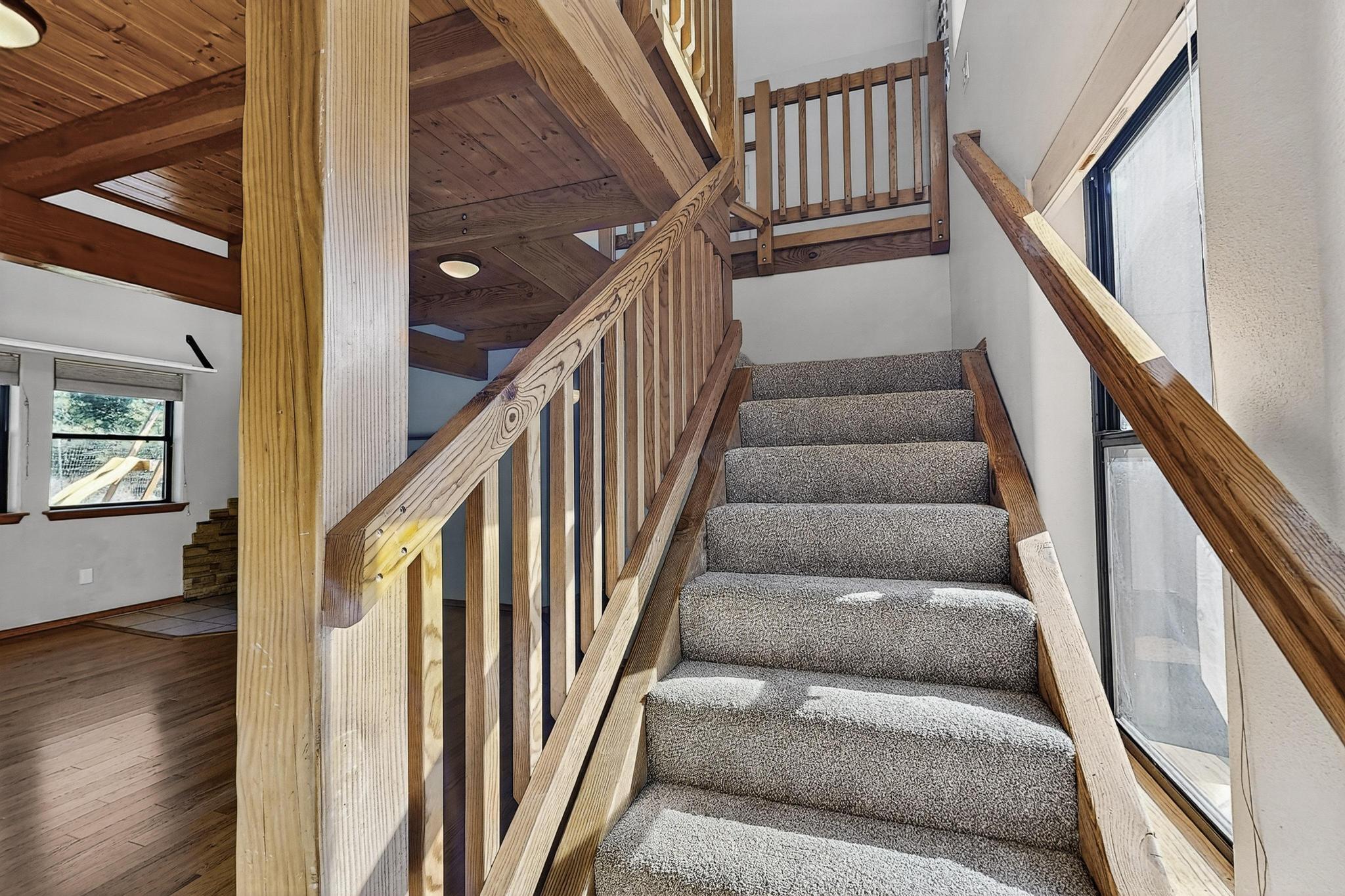 116 SANDIA CREST Road