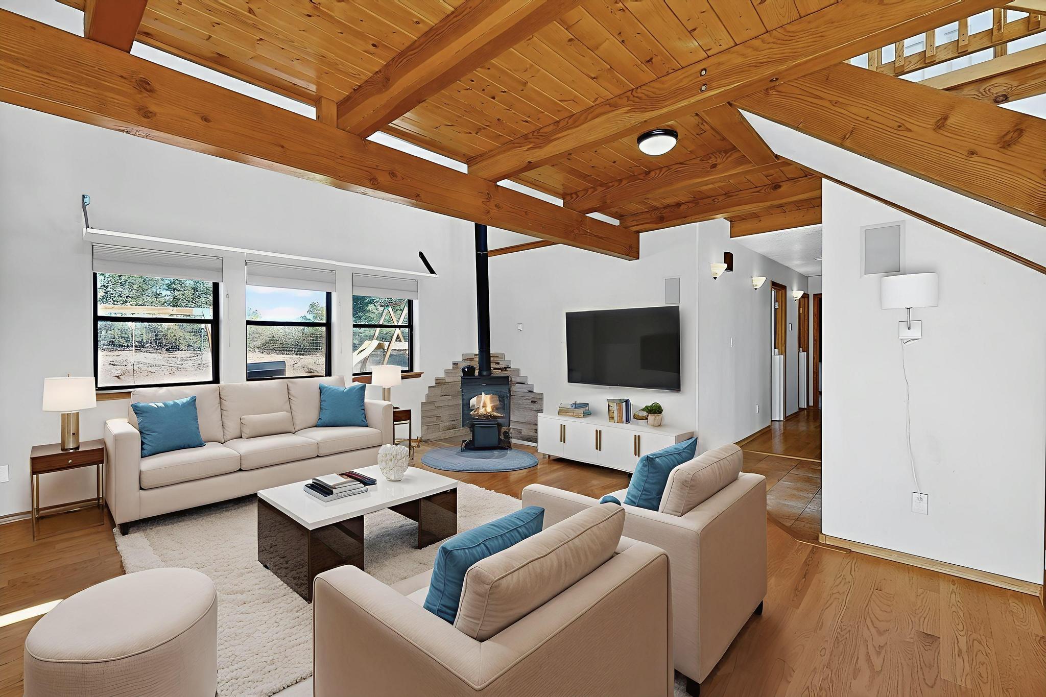 116 SANDIA CREST Road