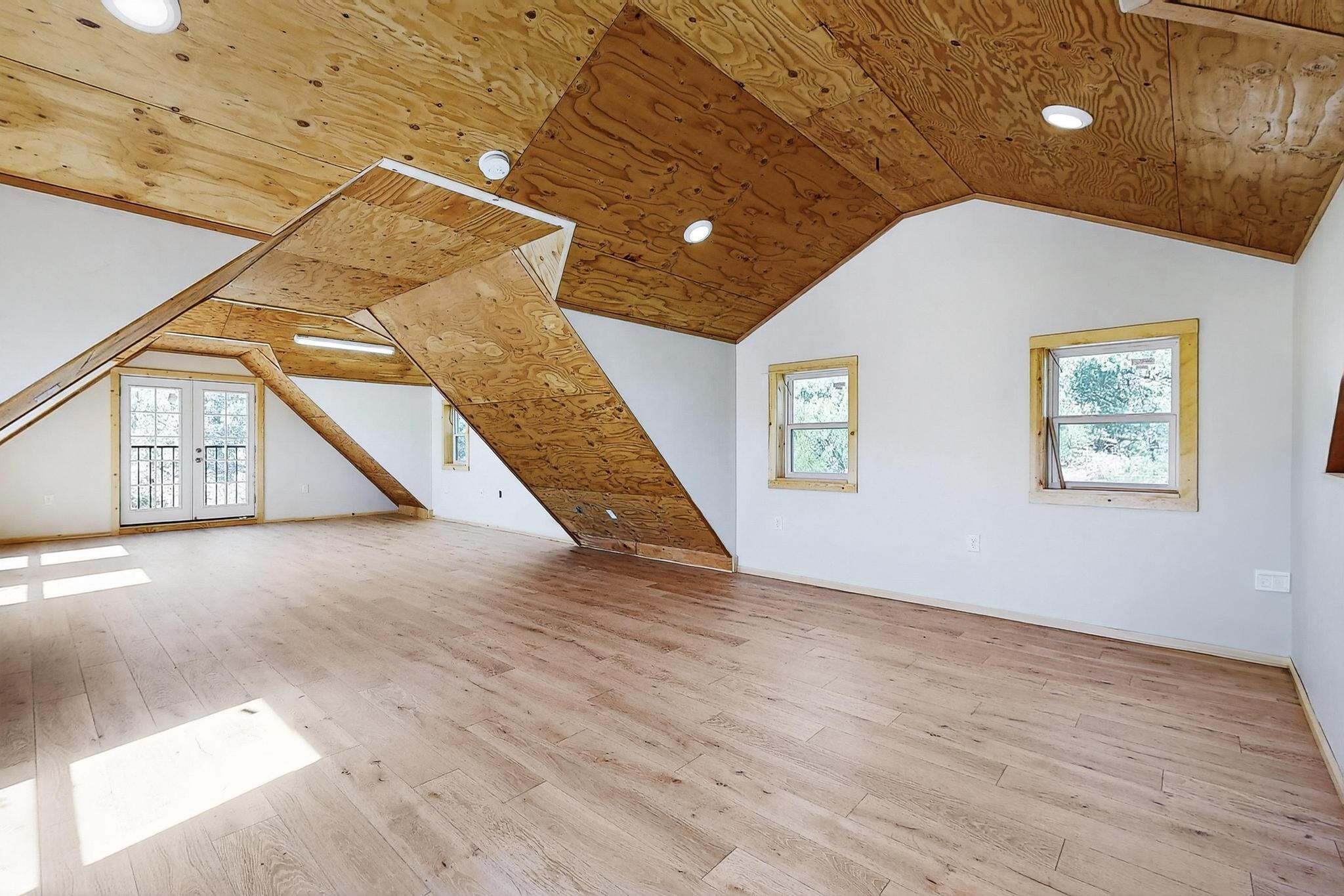 116 SANDIA CREST Road