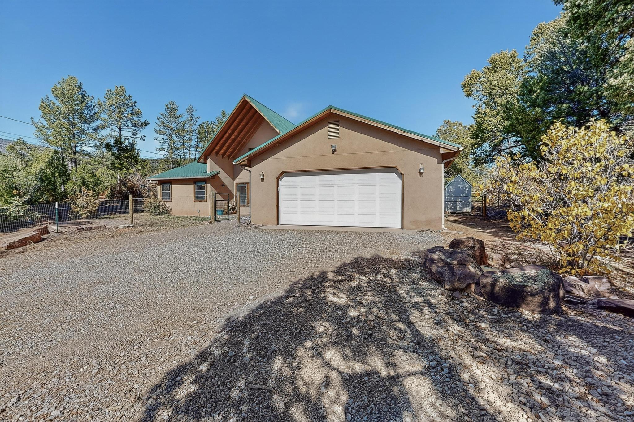 116 SANDIA CREST Road