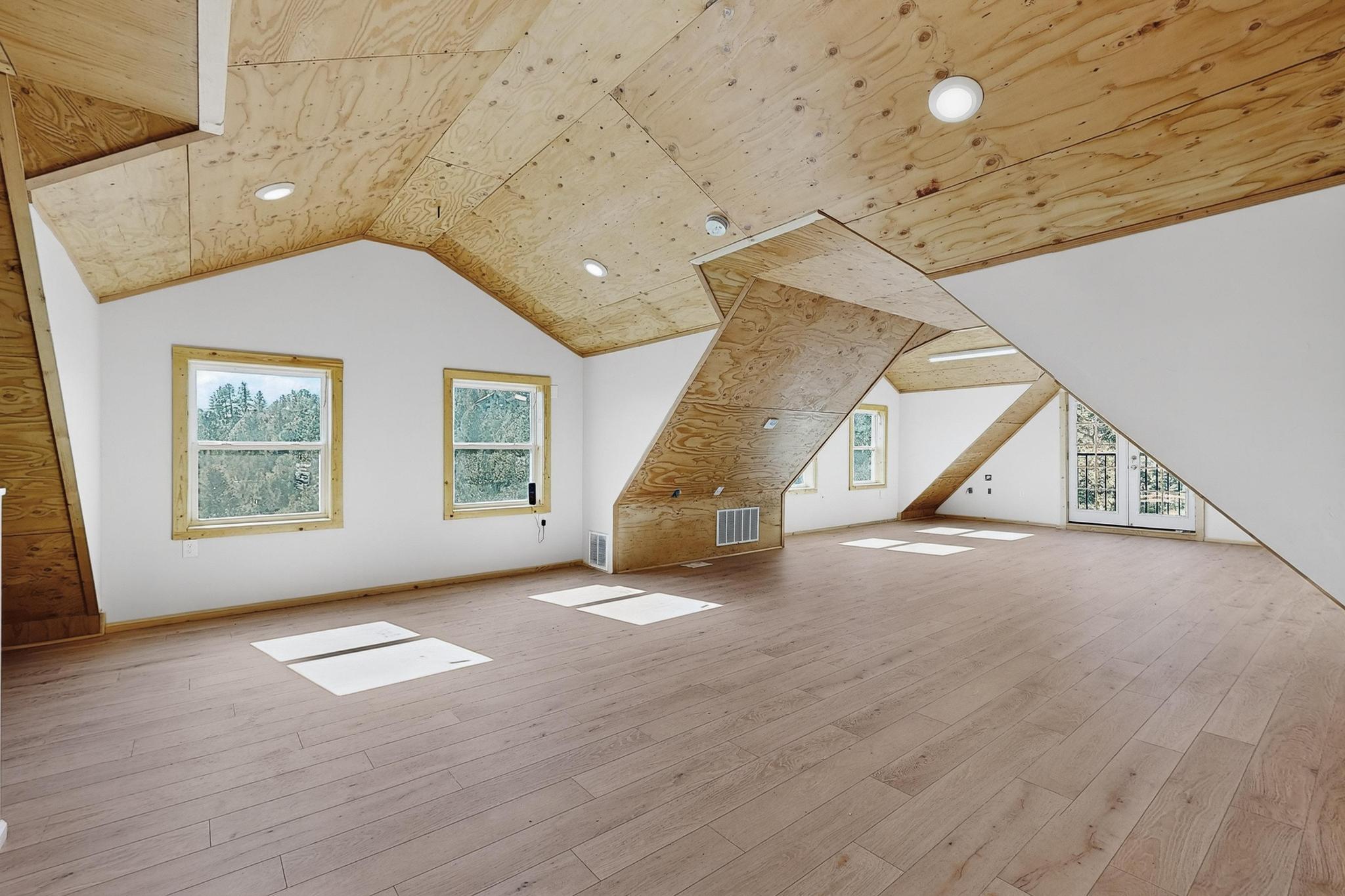 116 SANDIA CREST Road