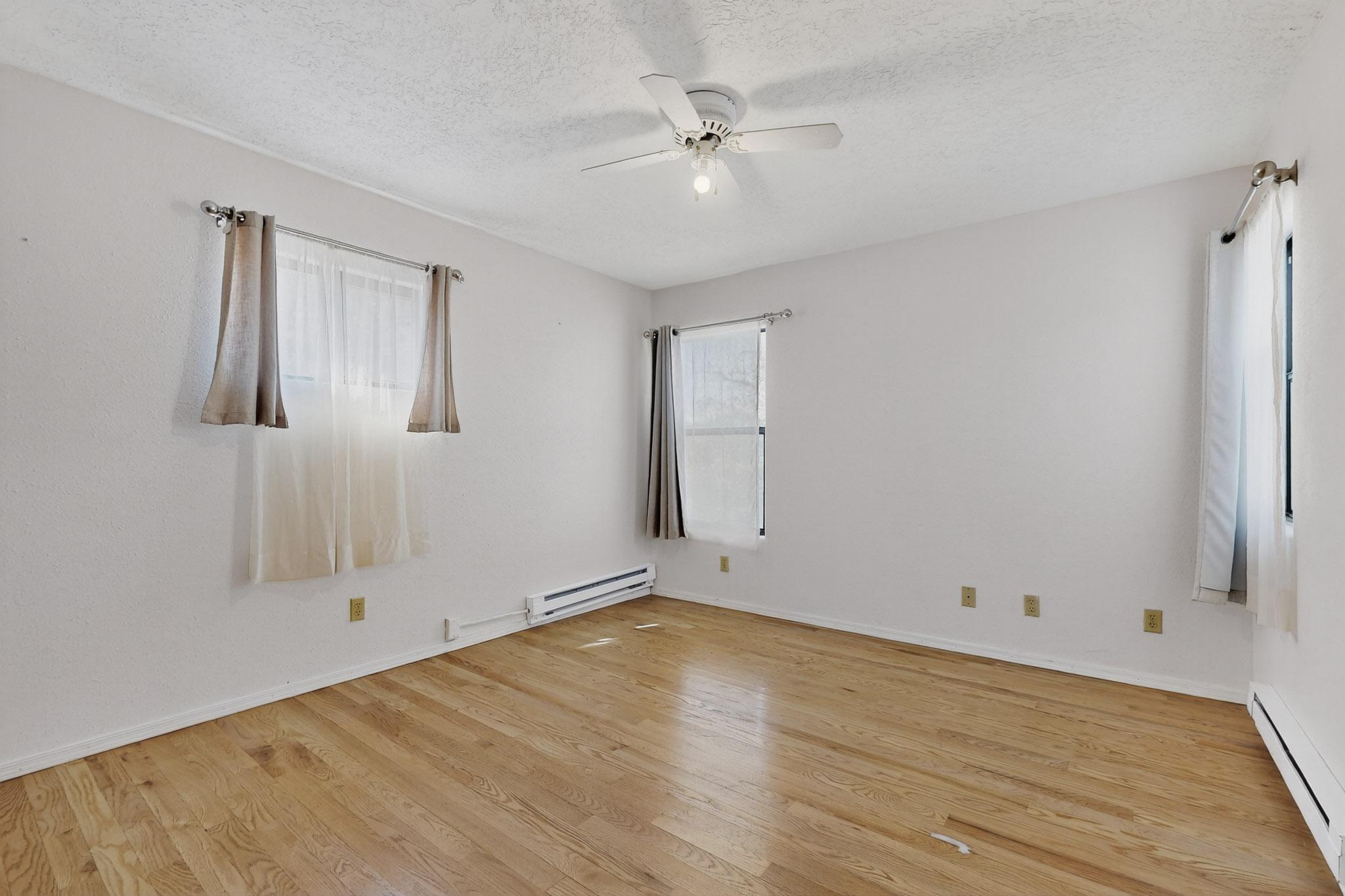 1322 COLUMBIA Drive NE