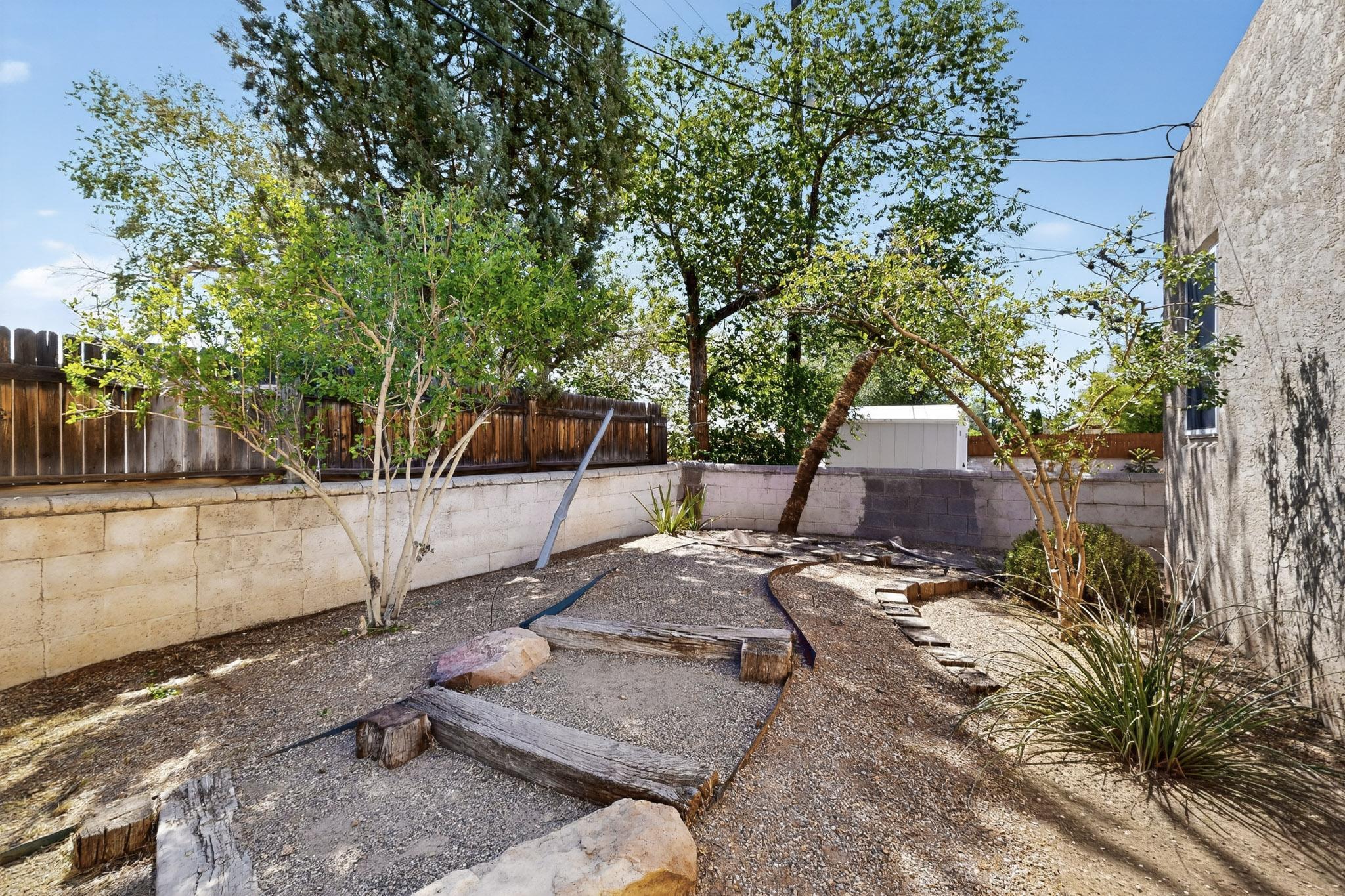 1322 COLUMBIA Drive NE