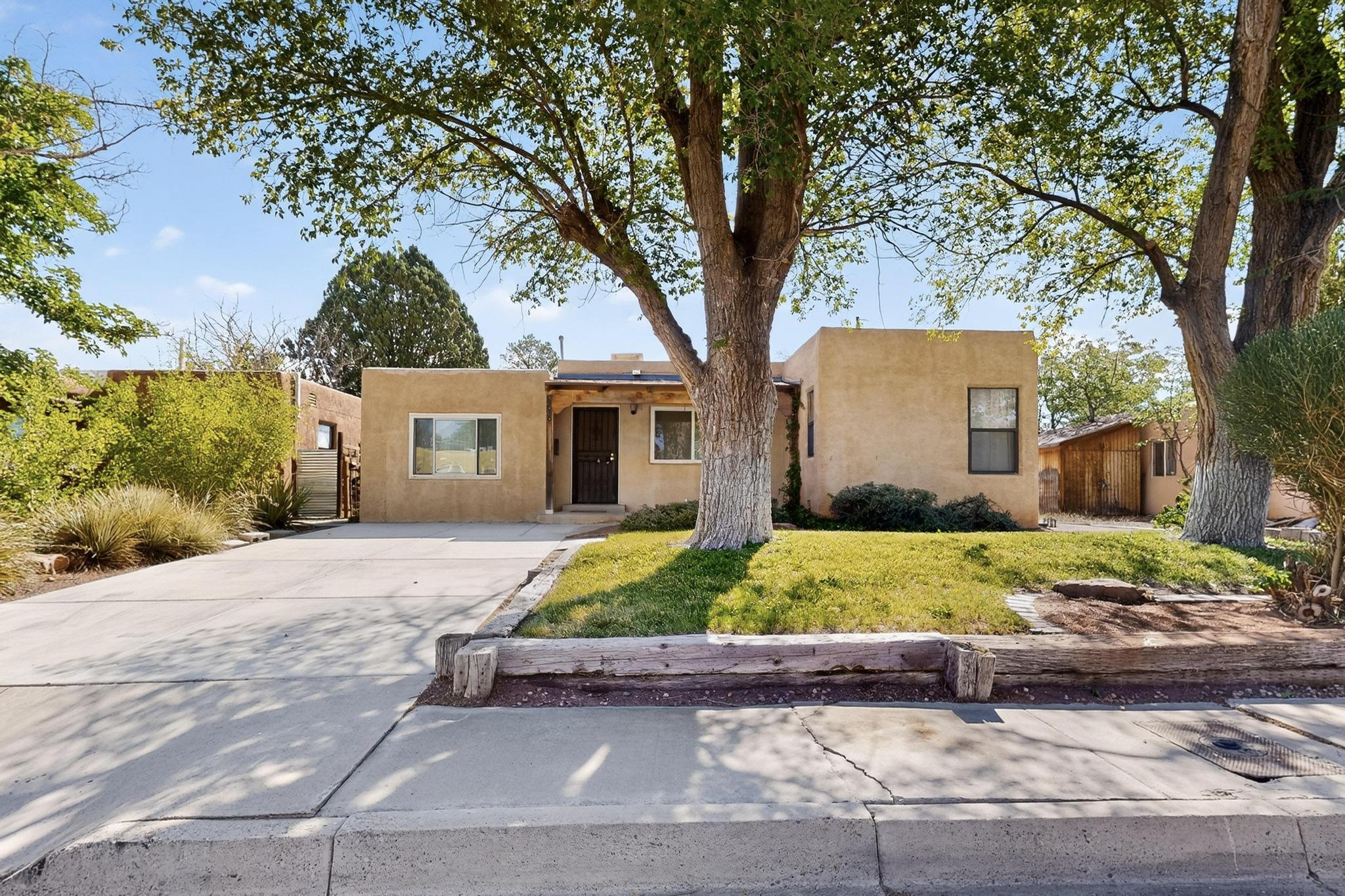 1322 COLUMBIA Drive NE