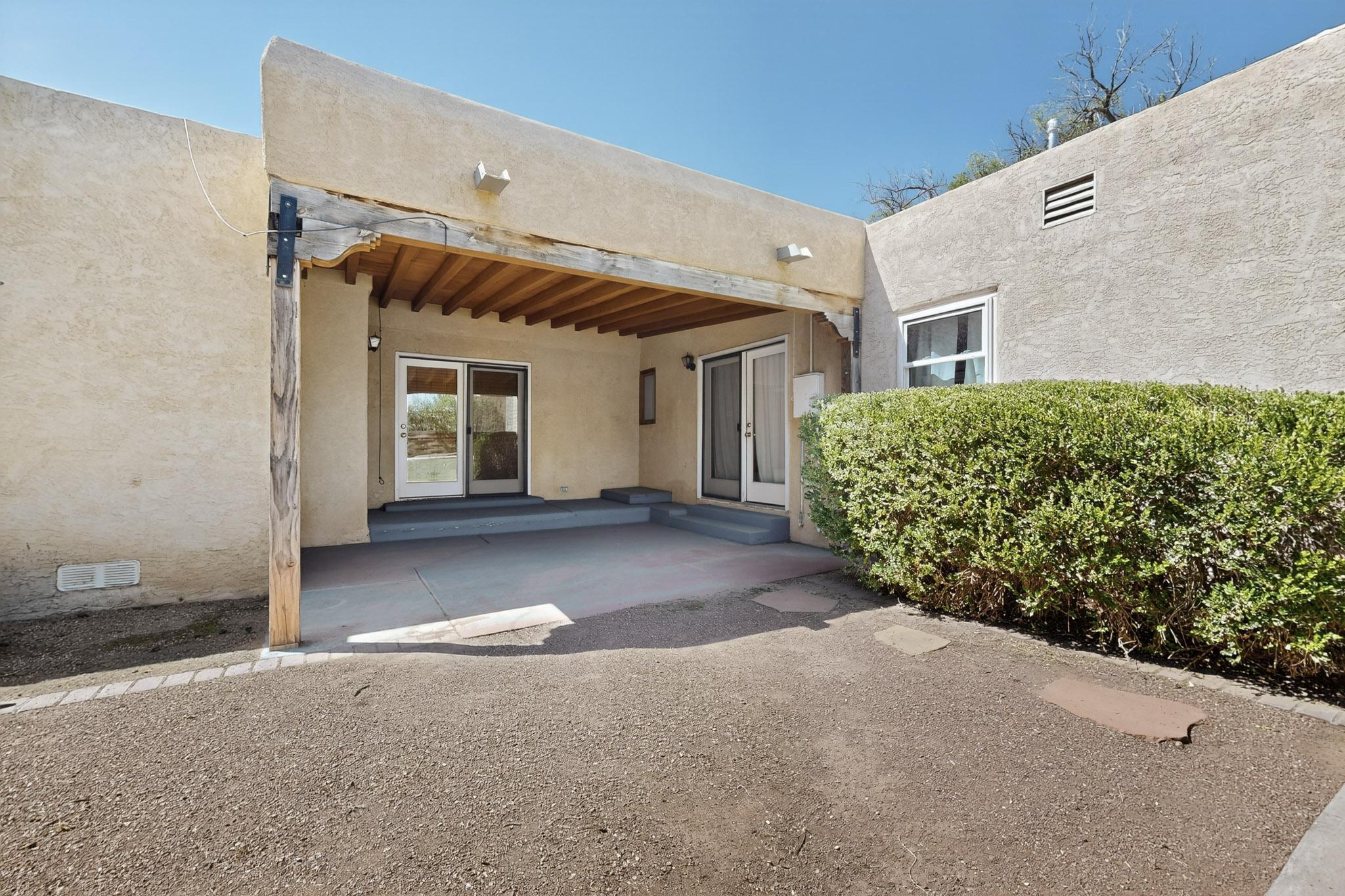 1322 COLUMBIA Drive NE