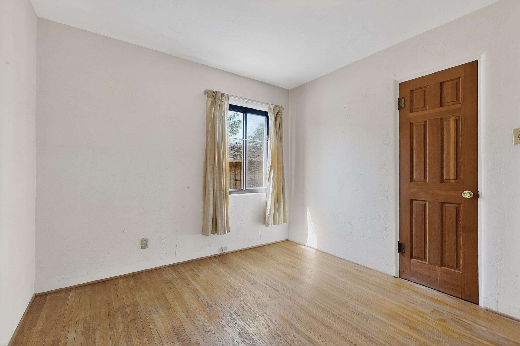 1322 COLUMBIA Drive NE