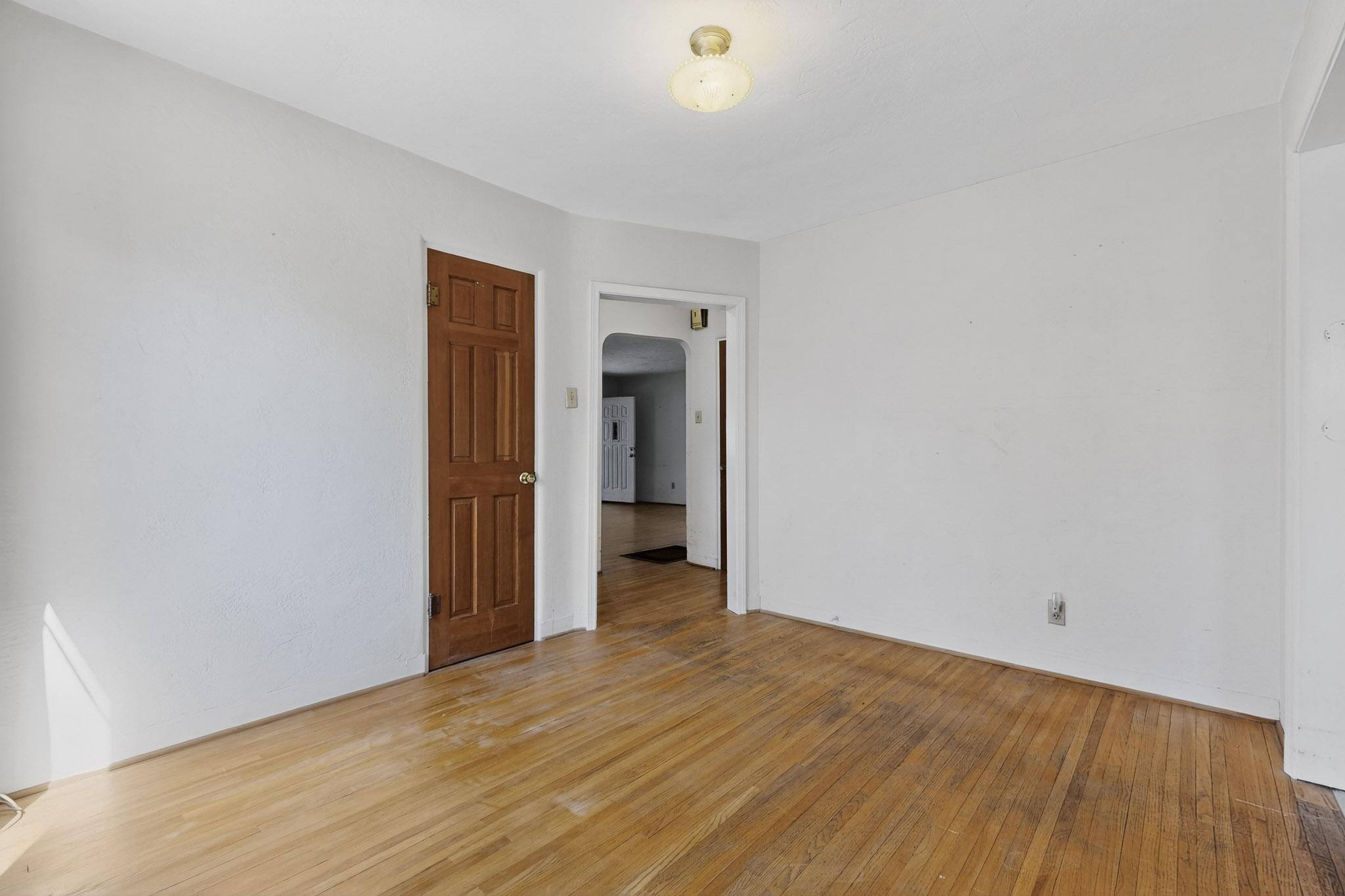 1322 COLUMBIA Drive NE