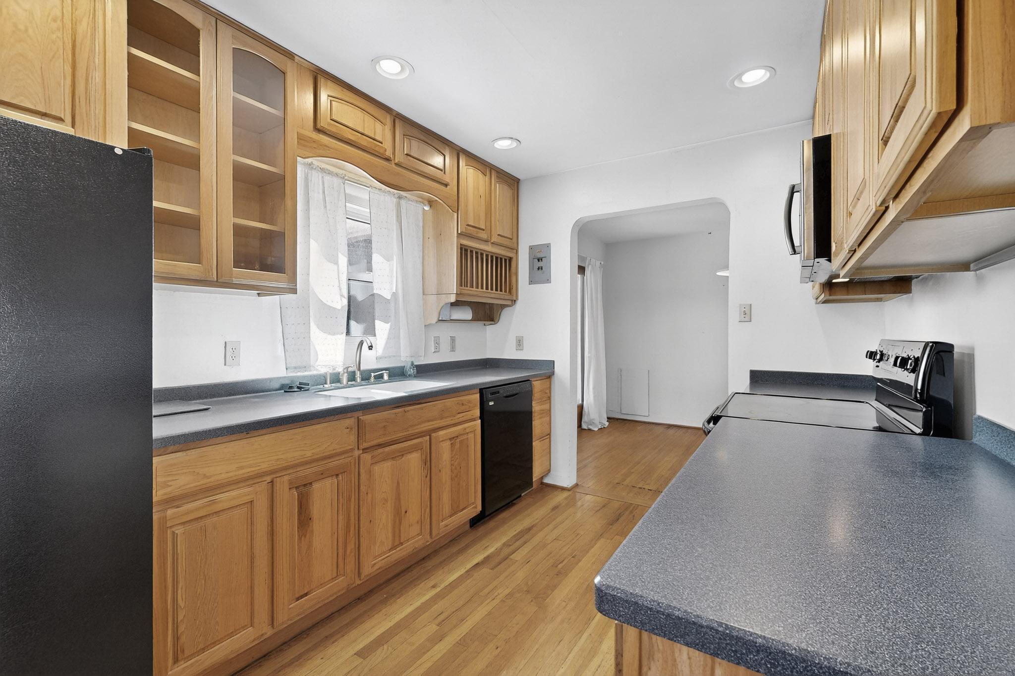 1322 COLUMBIA Drive NE