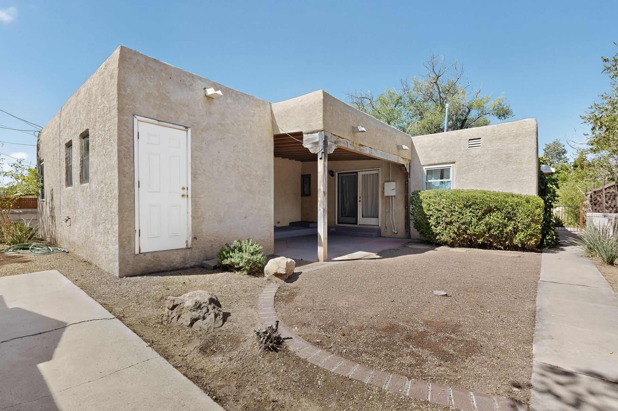 1322 COLUMBIA Drive NE