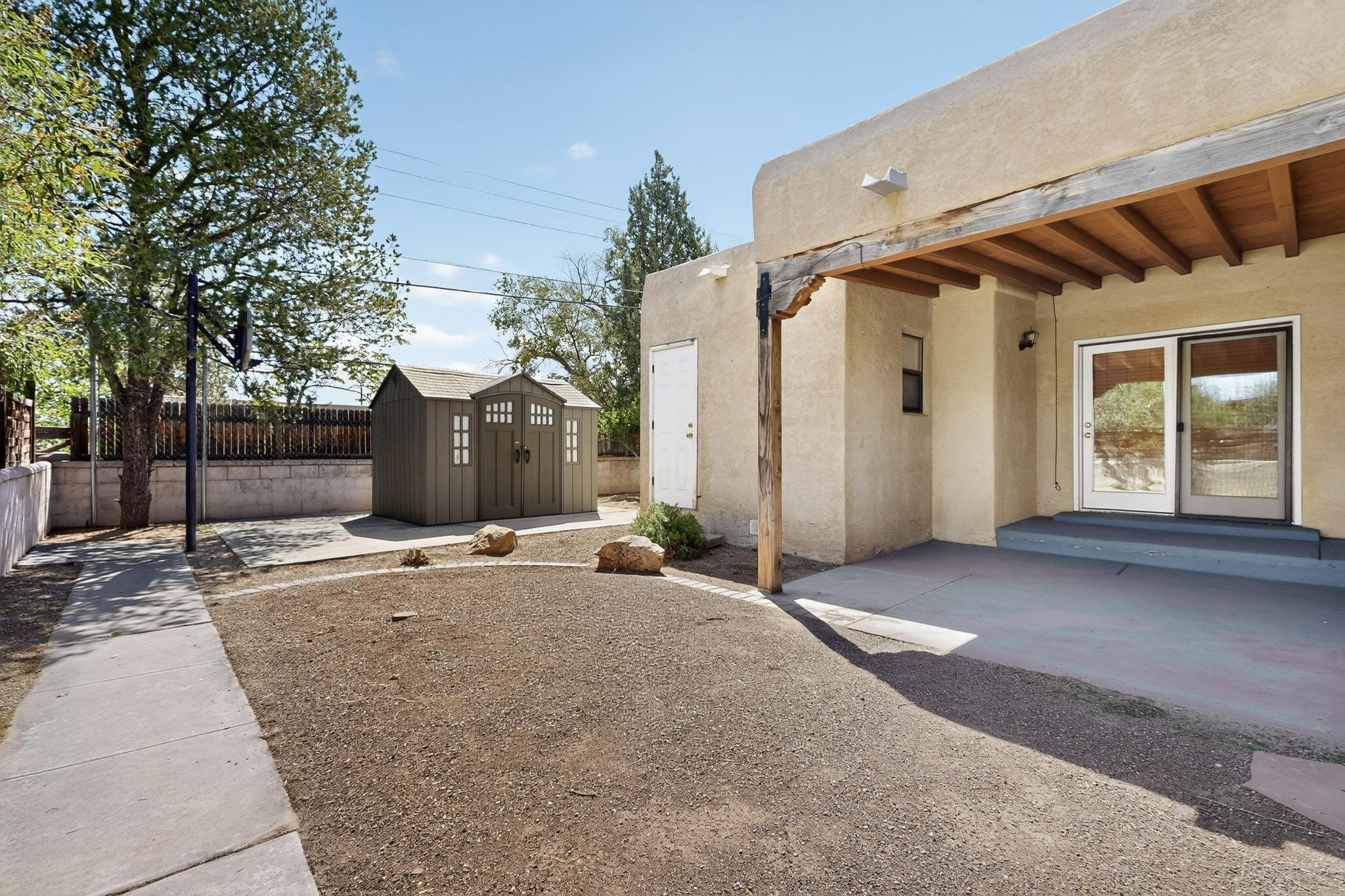 1322 COLUMBIA Drive NE