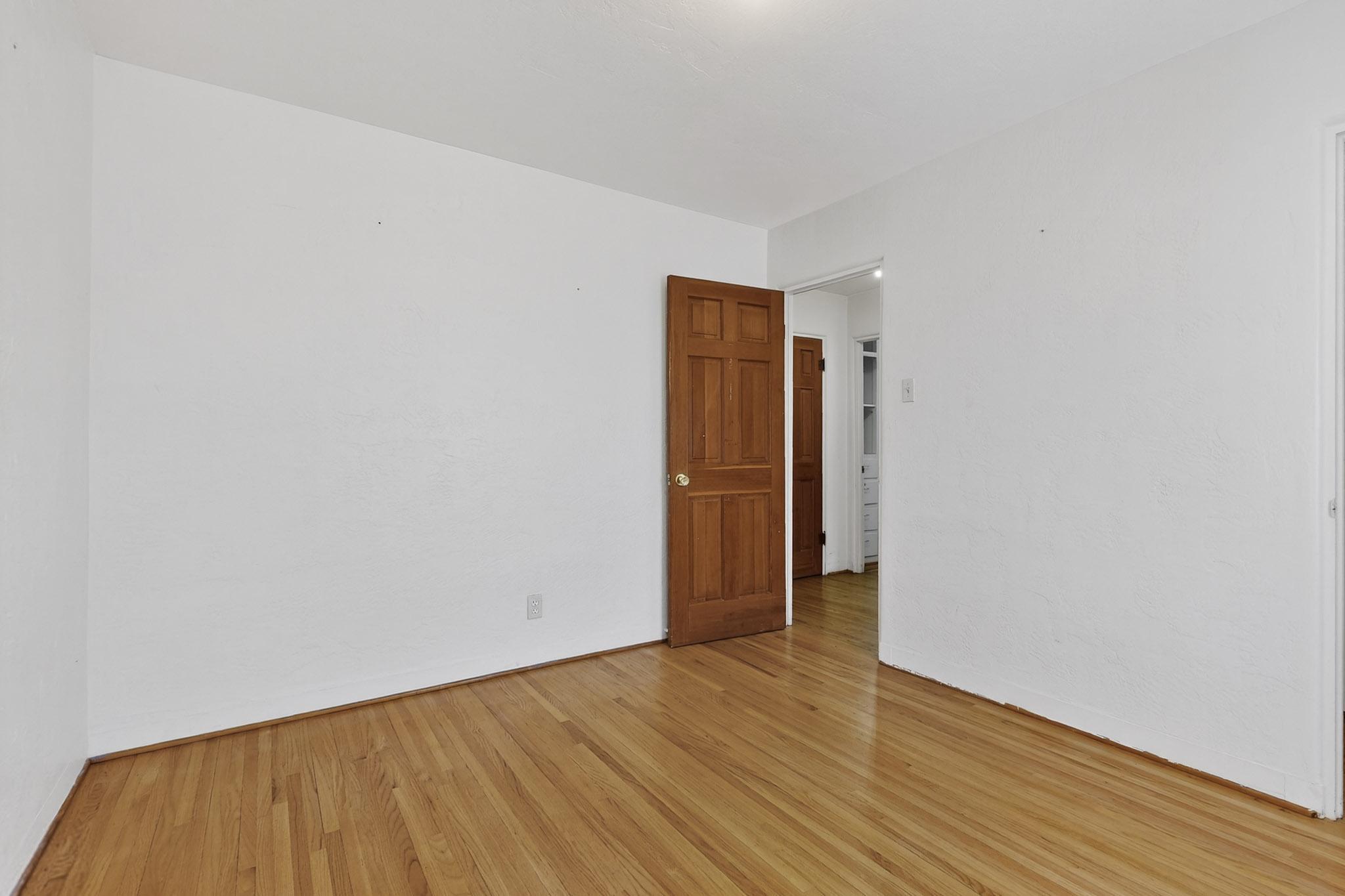 1322 COLUMBIA Drive NE