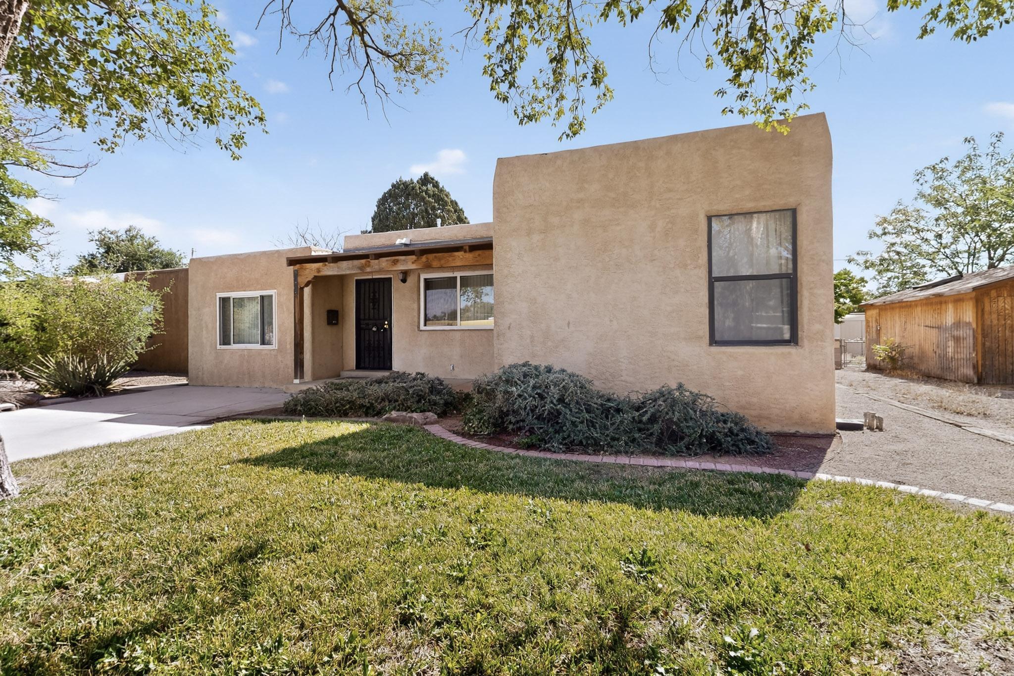 1322 COLUMBIA Drive NE