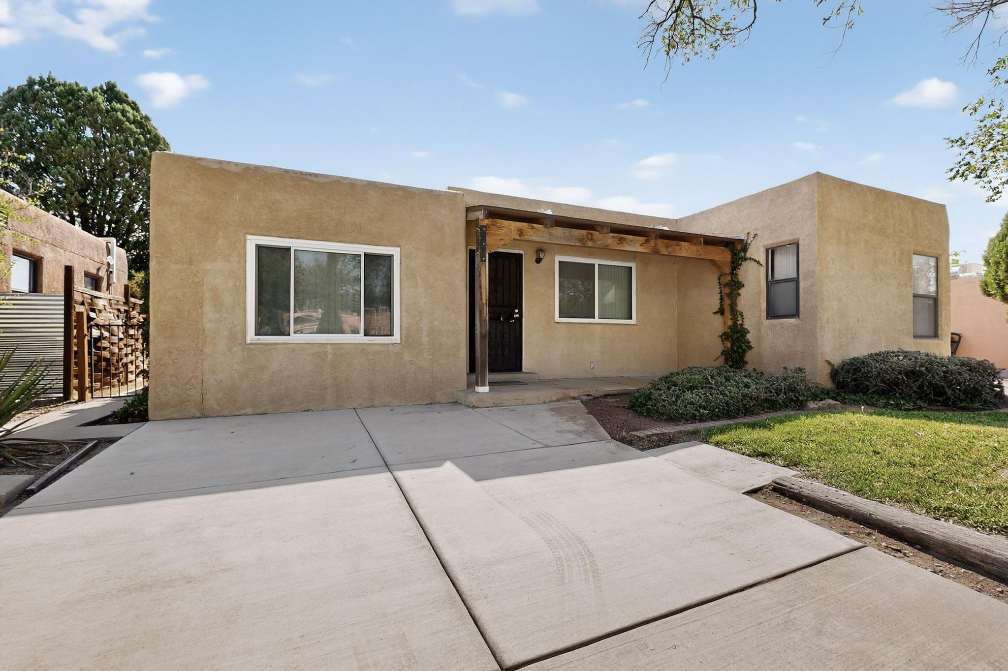 1322 COLUMBIA Drive NE