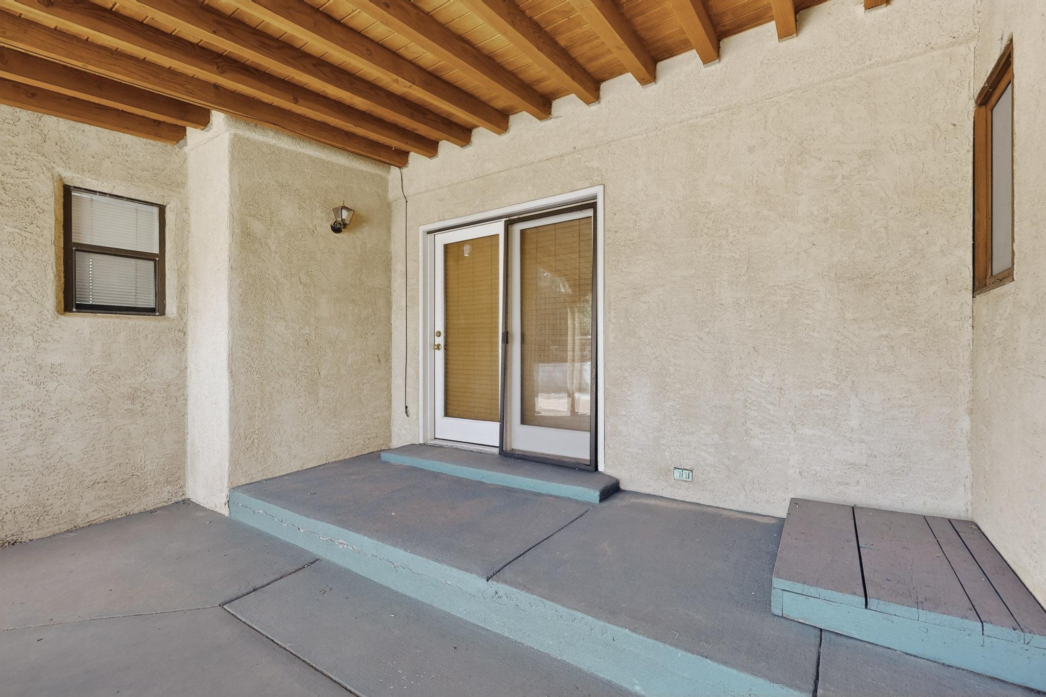 1322 COLUMBIA Drive NE