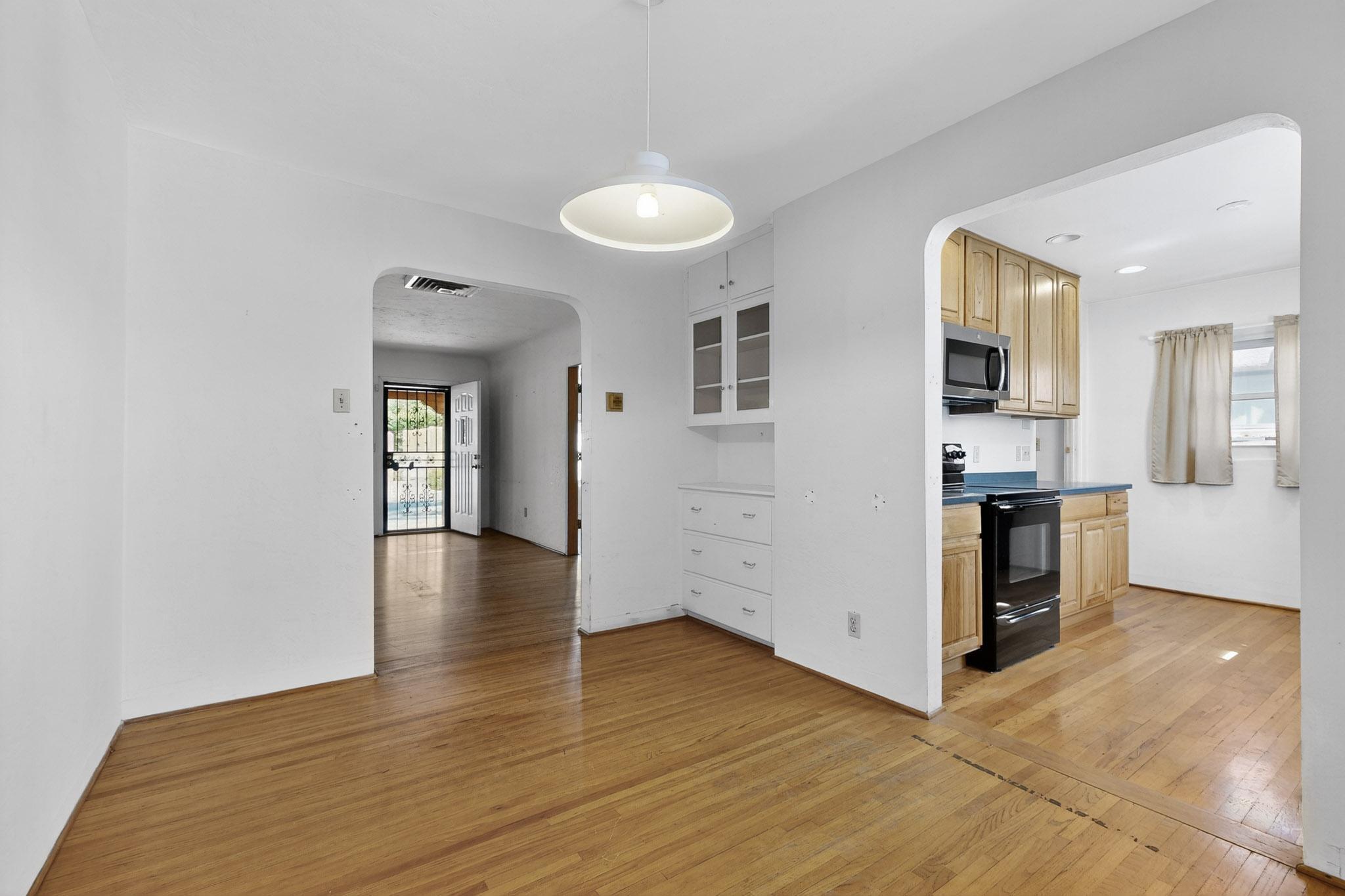 1322 COLUMBIA Drive NE