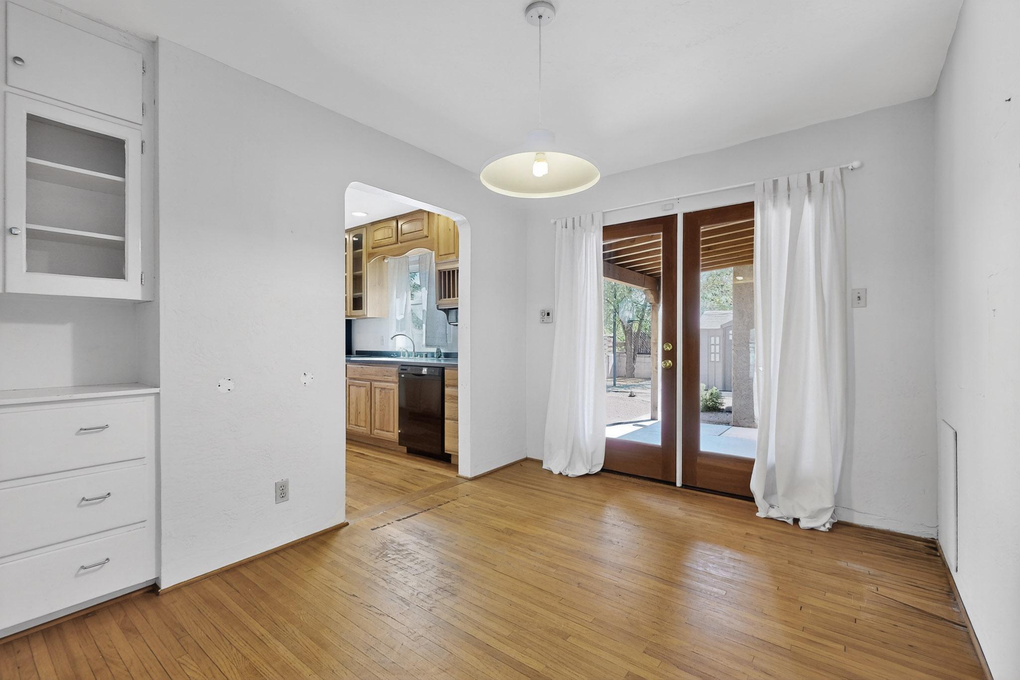 1322 COLUMBIA Drive NE