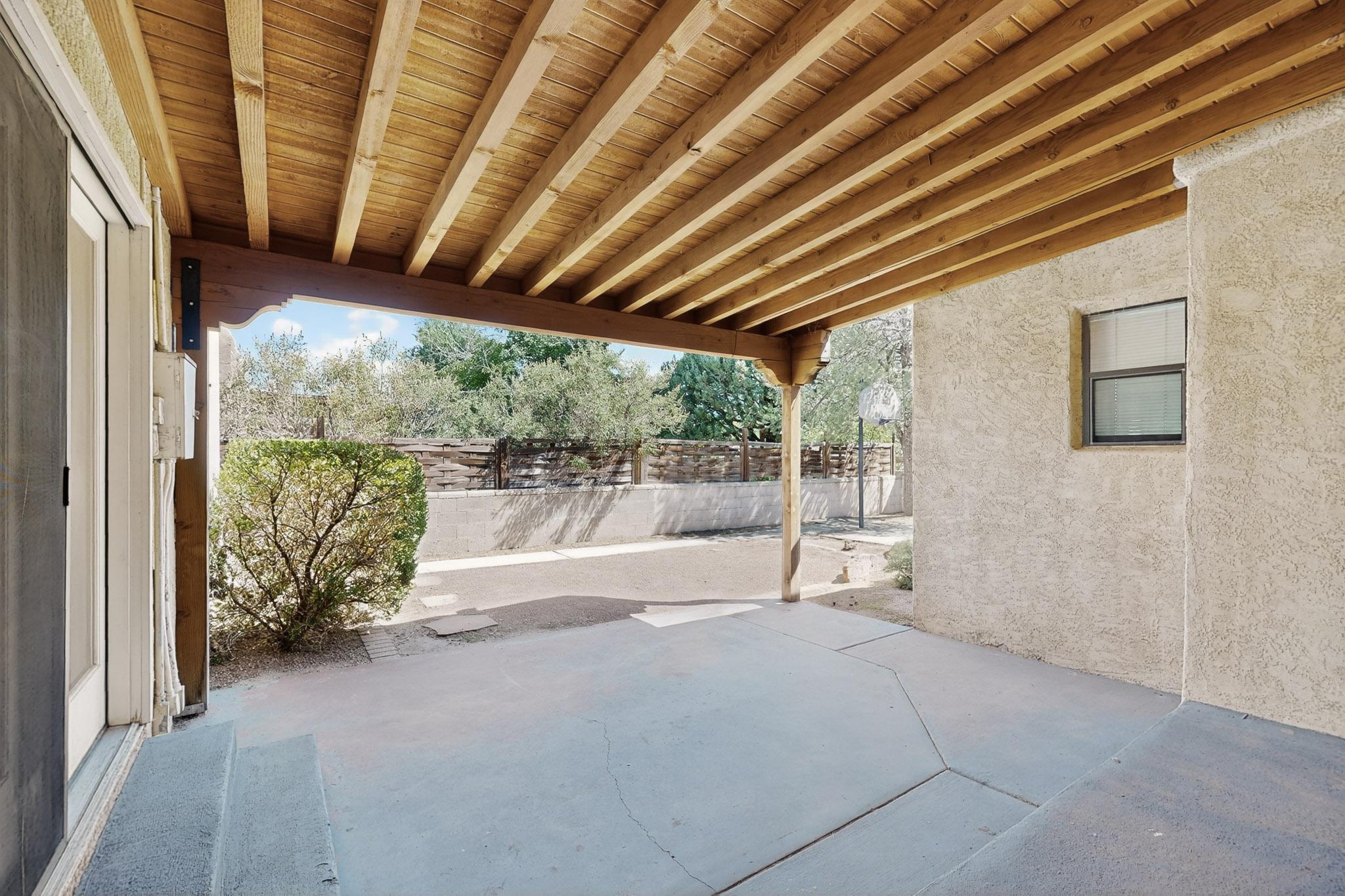 1322 COLUMBIA Drive NE