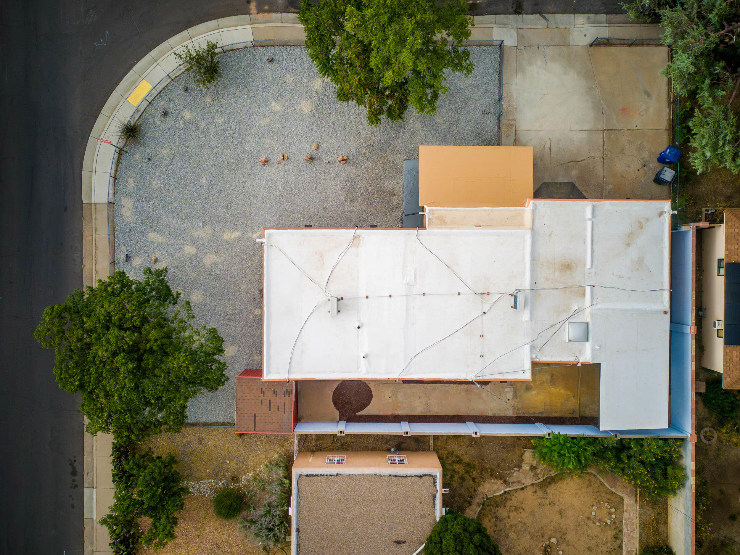 8004 HANNETT Avenue NE