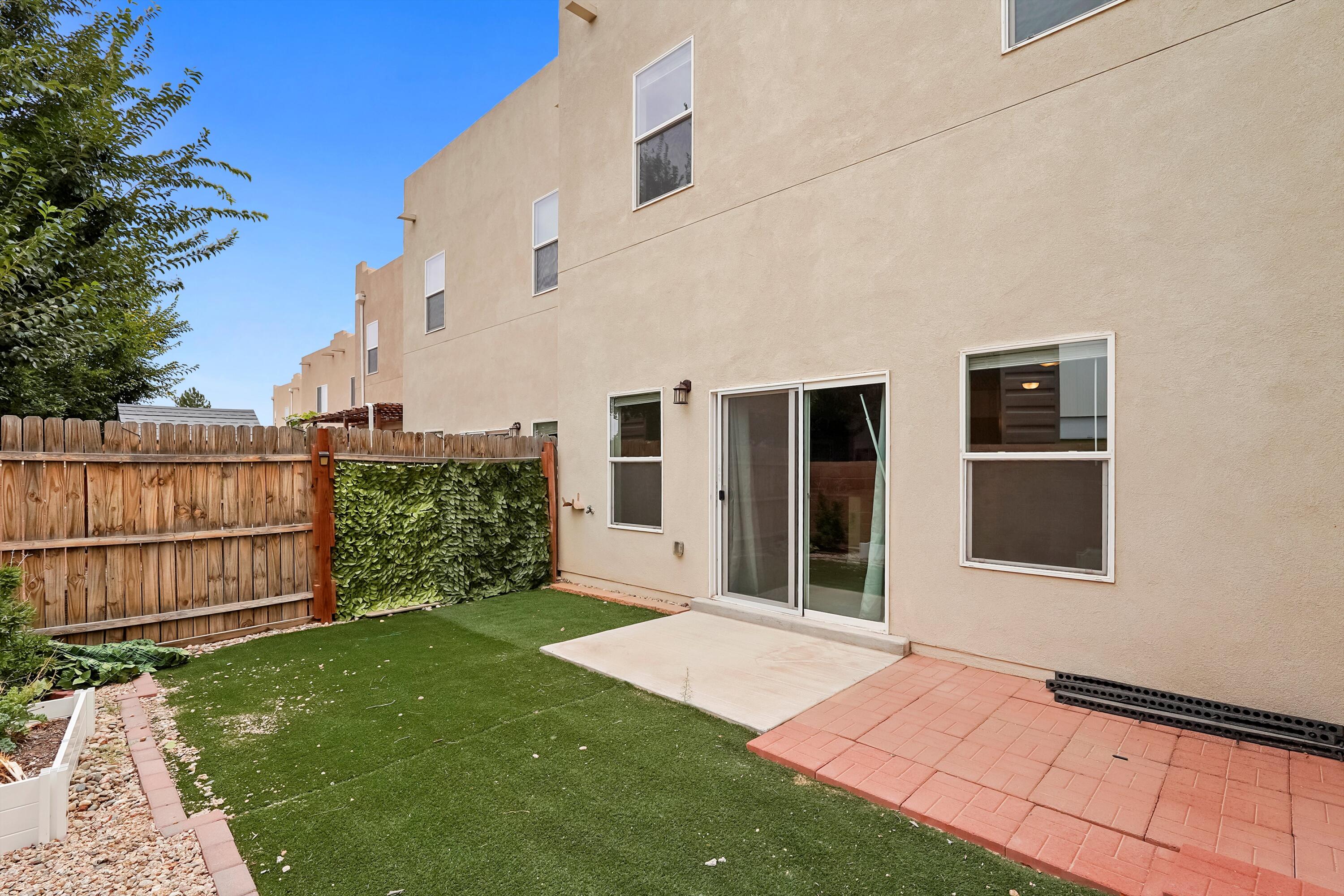 5713 PINNACLE PEAK Court NW