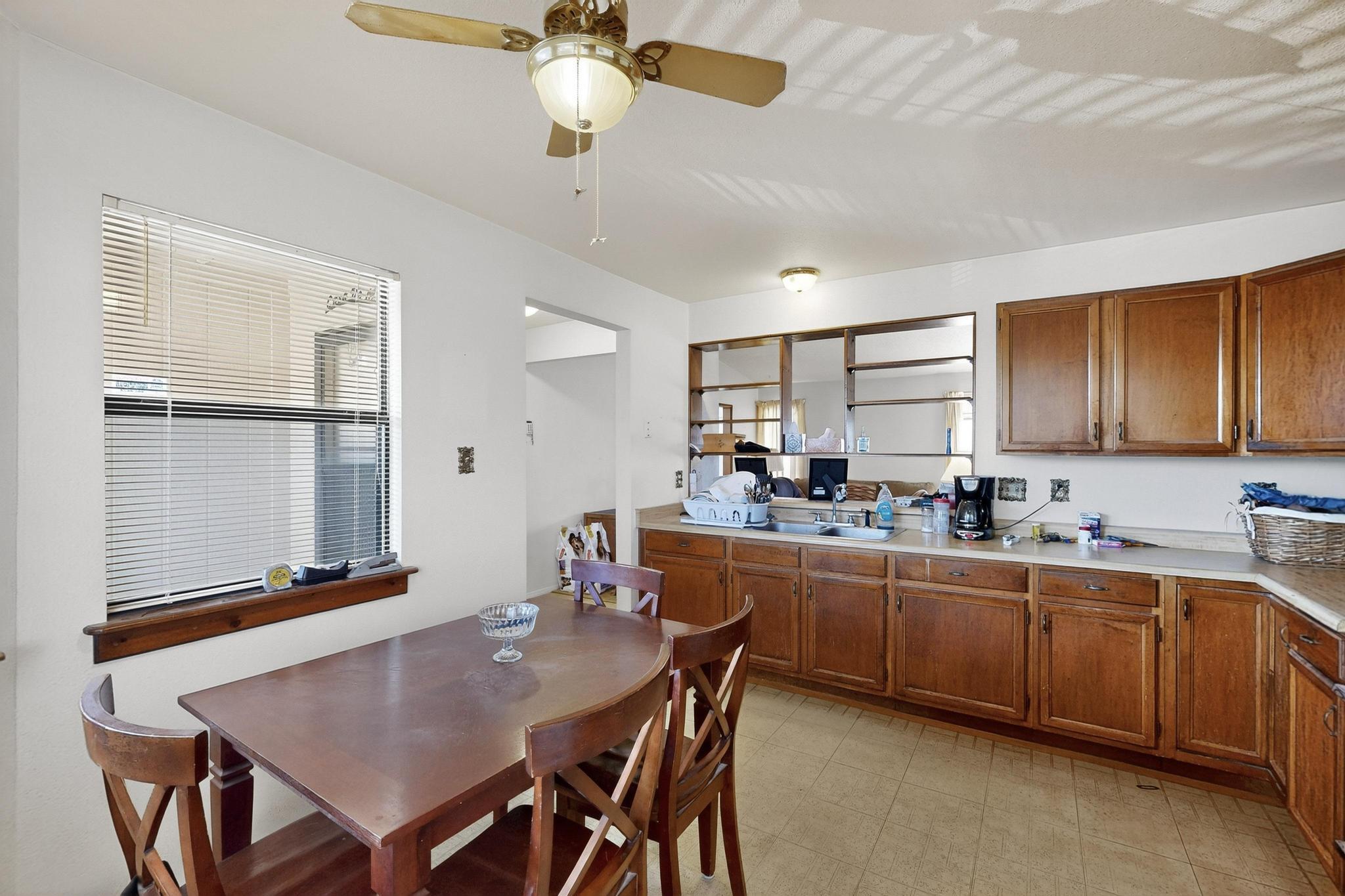 569 APACHE Loop SW