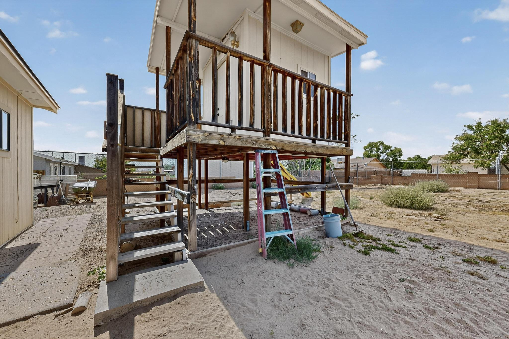 569 APACHE Loop SW