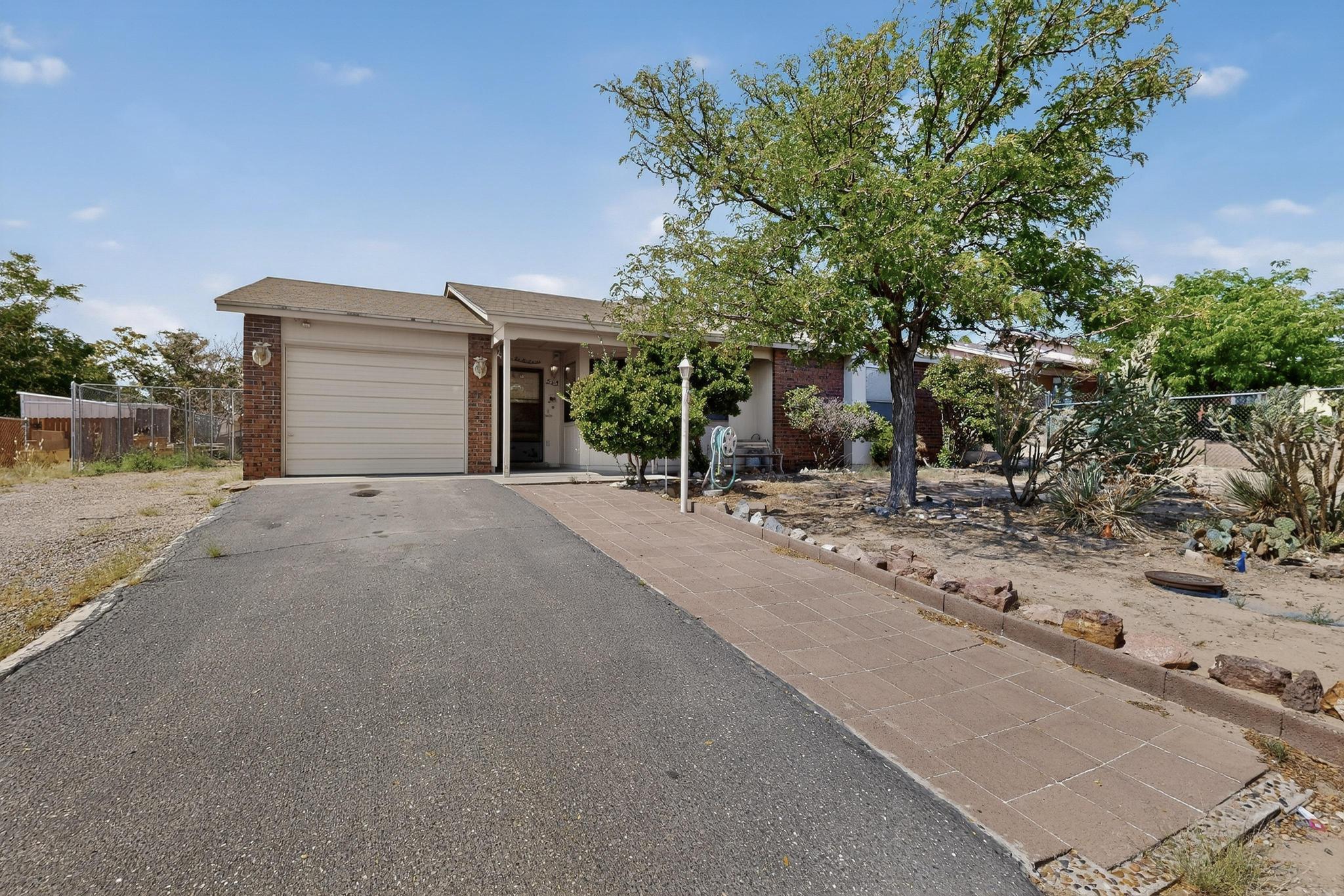 569 APACHE Loop SW