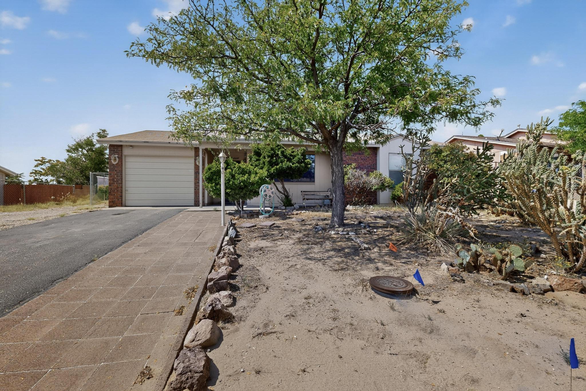 569 APACHE Loop SW