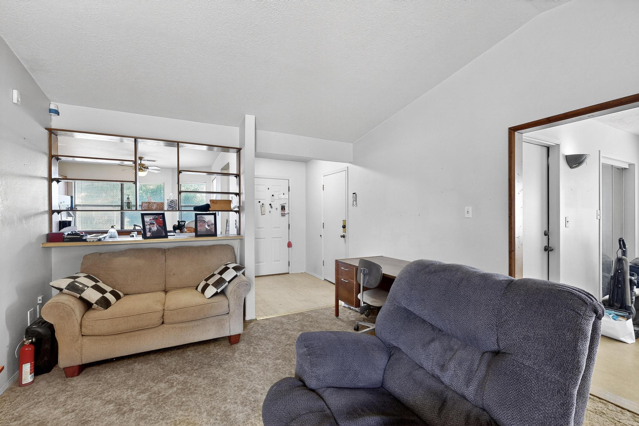 569 APACHE Loop SW