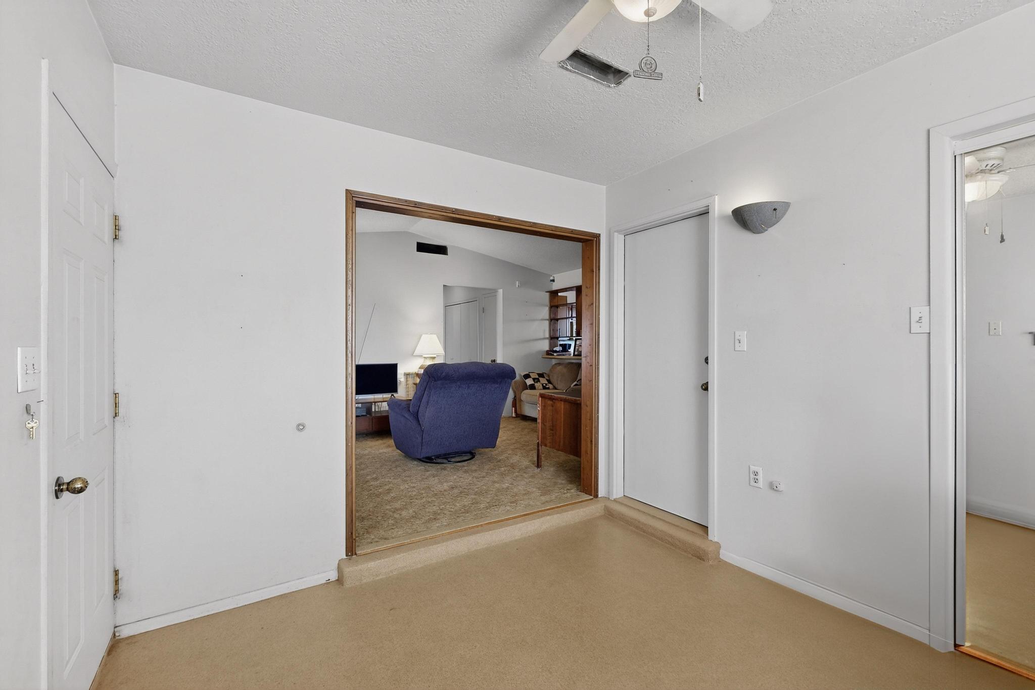 569 APACHE Loop SW