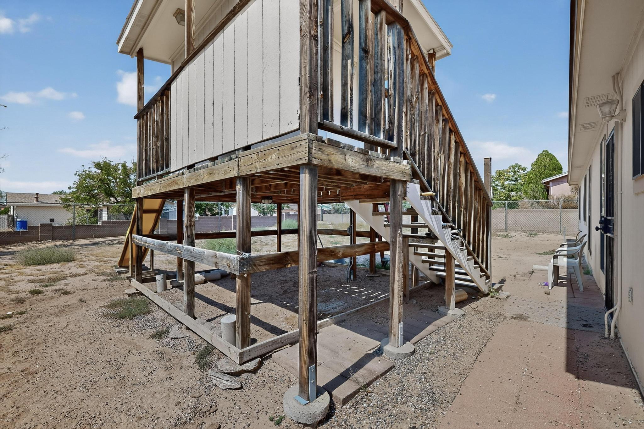 569 APACHE Loop SW