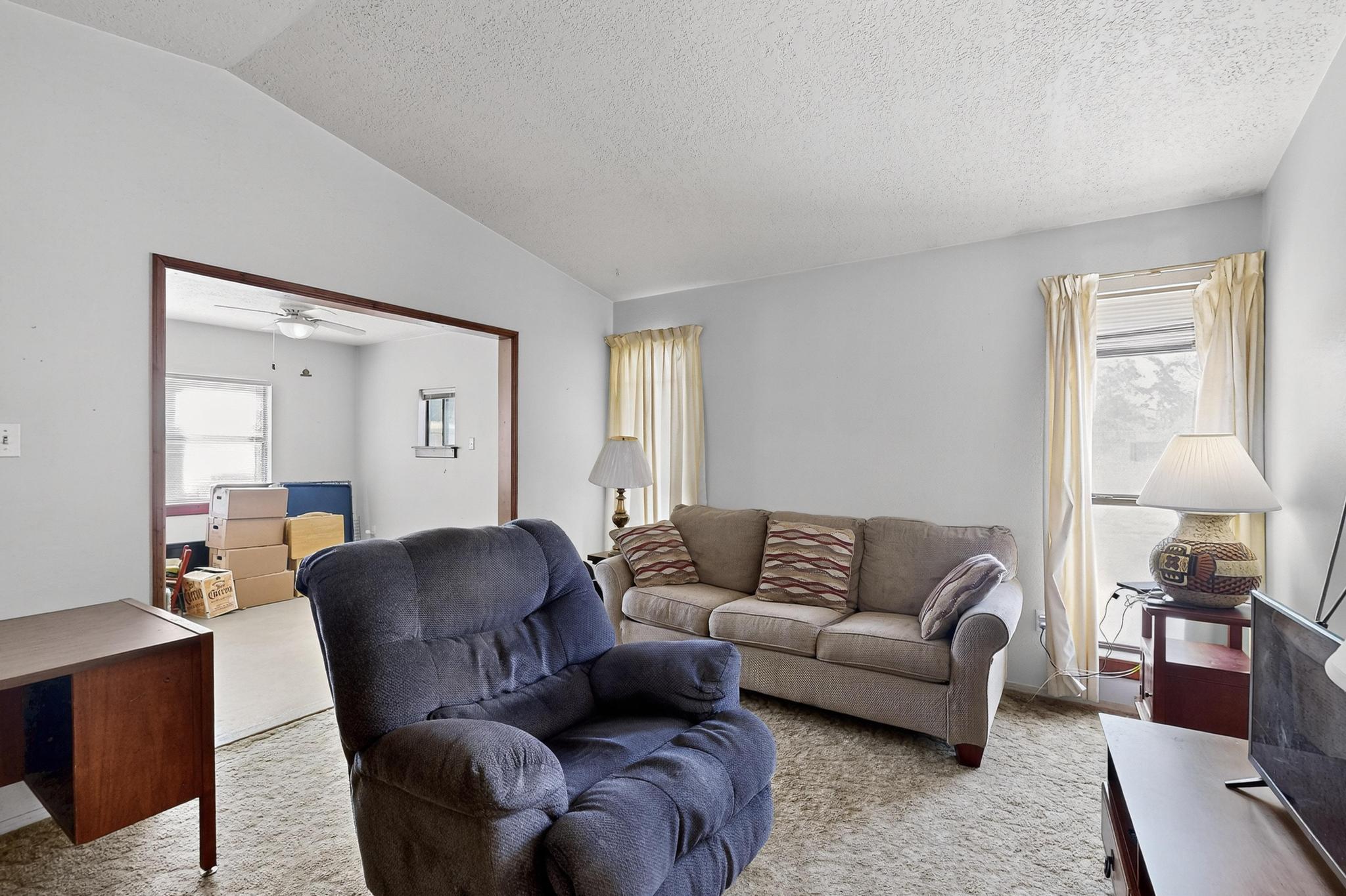 569 APACHE Loop SW