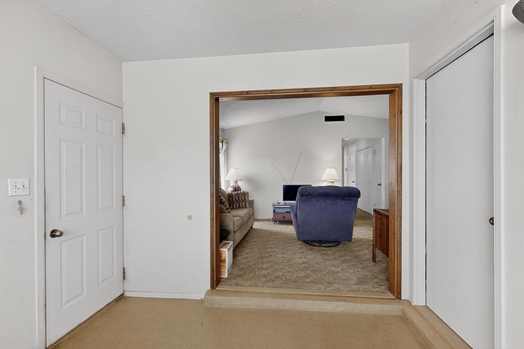 569 APACHE Loop SW