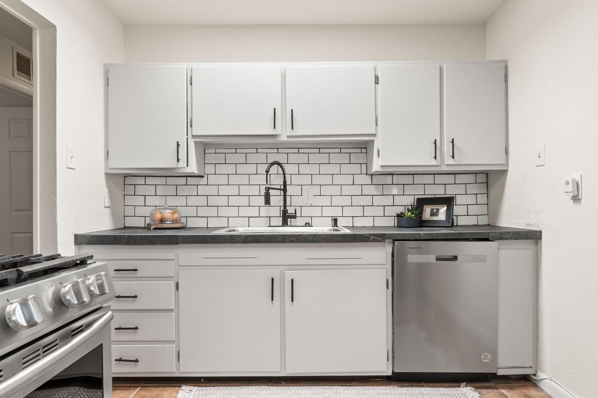 1409 GLORIETA Street NE