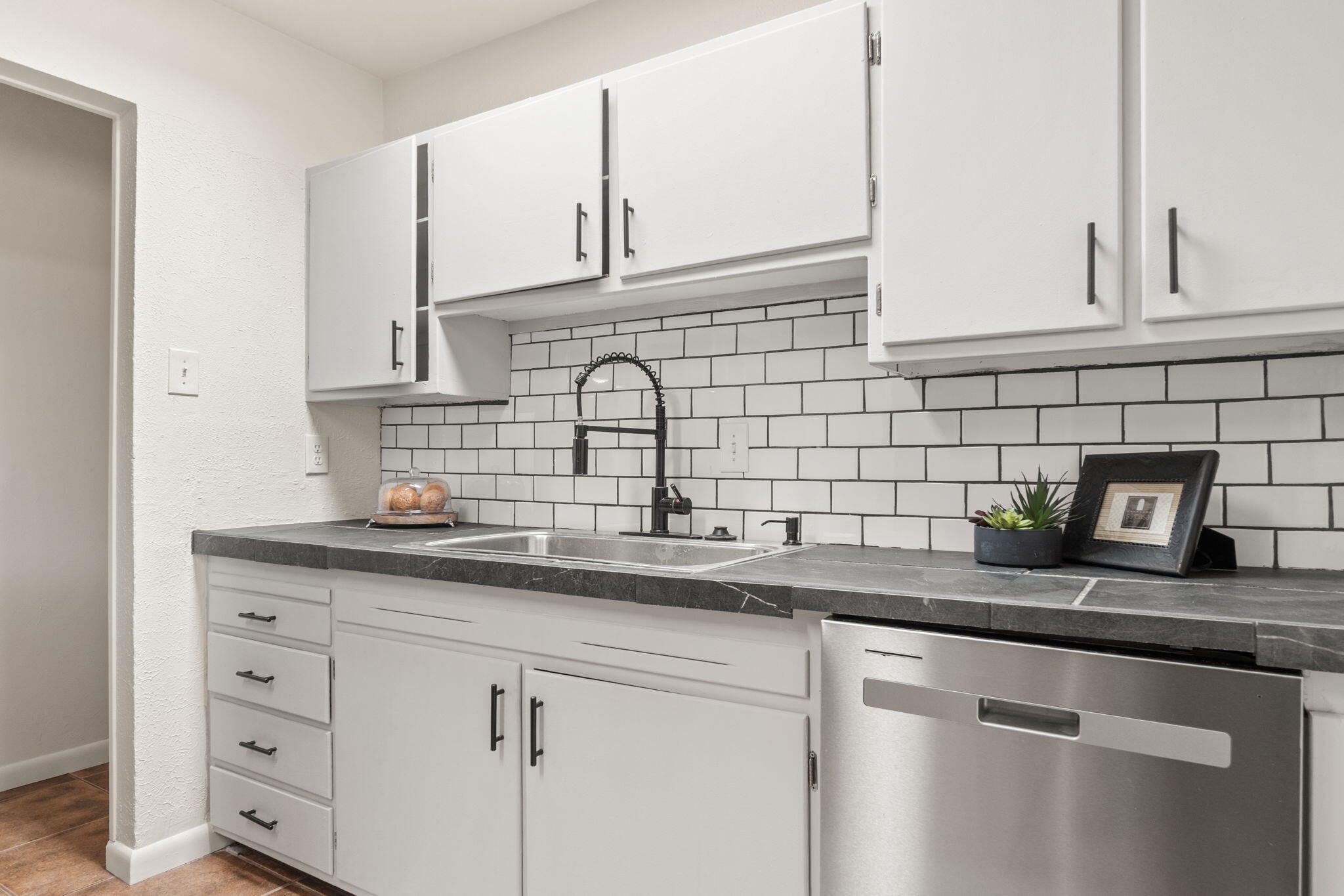 1409 GLORIETA Street NE