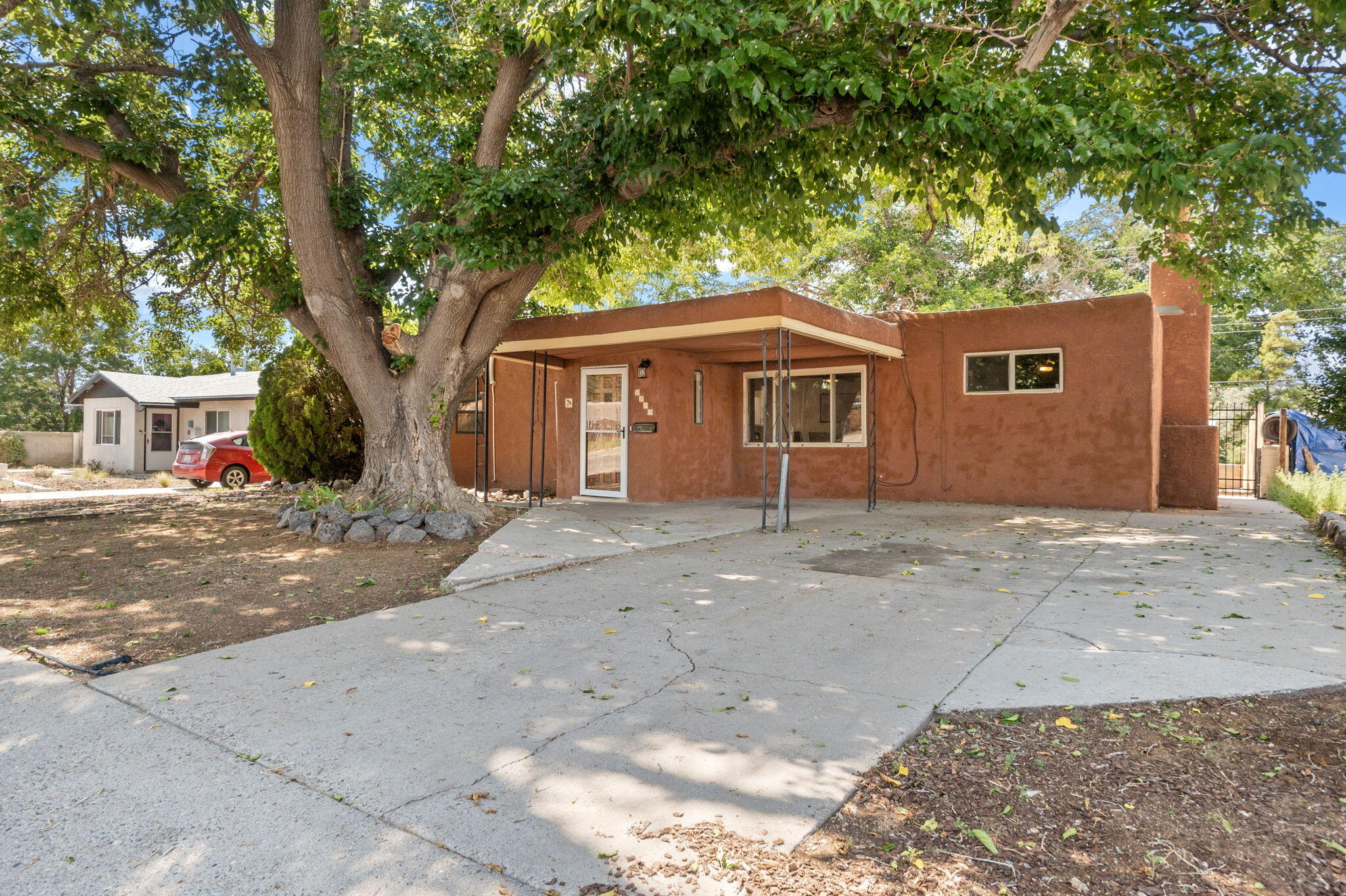 1409 GLORIETA Street NE