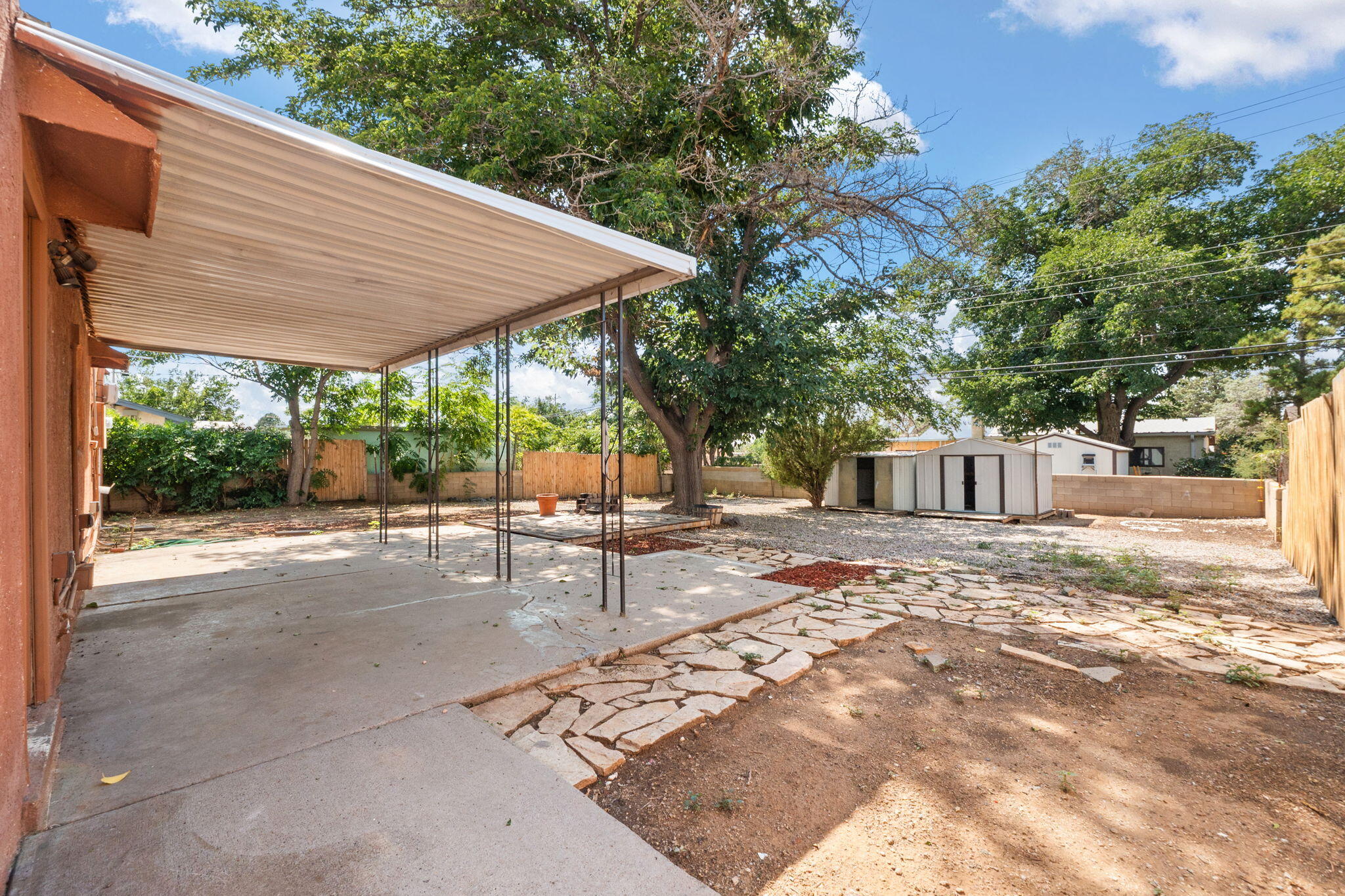 1409 GLORIETA Street NE