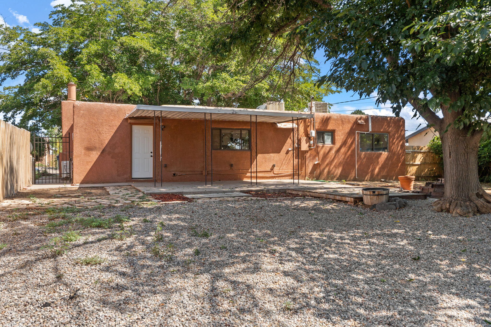 1409 GLORIETA Street NE